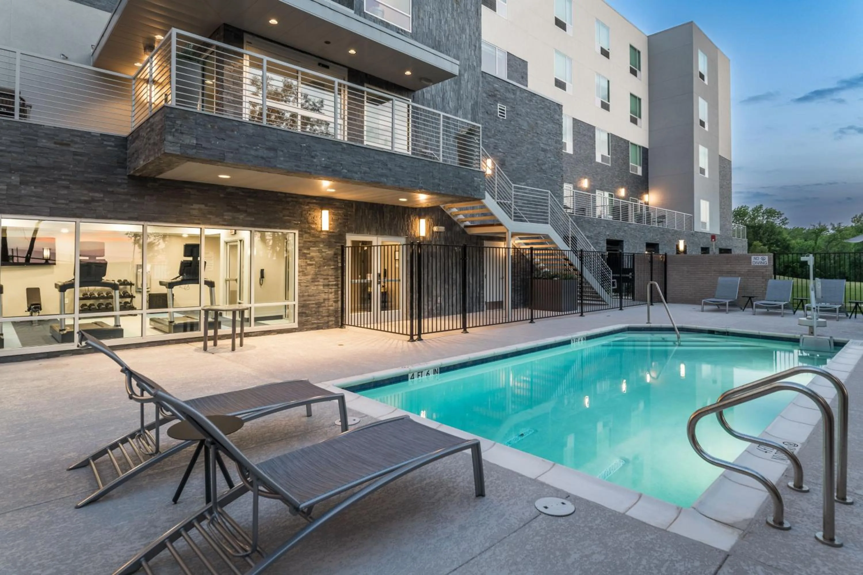Swimming pool in TownePlace Suites by Marriott Dallas Rockwall