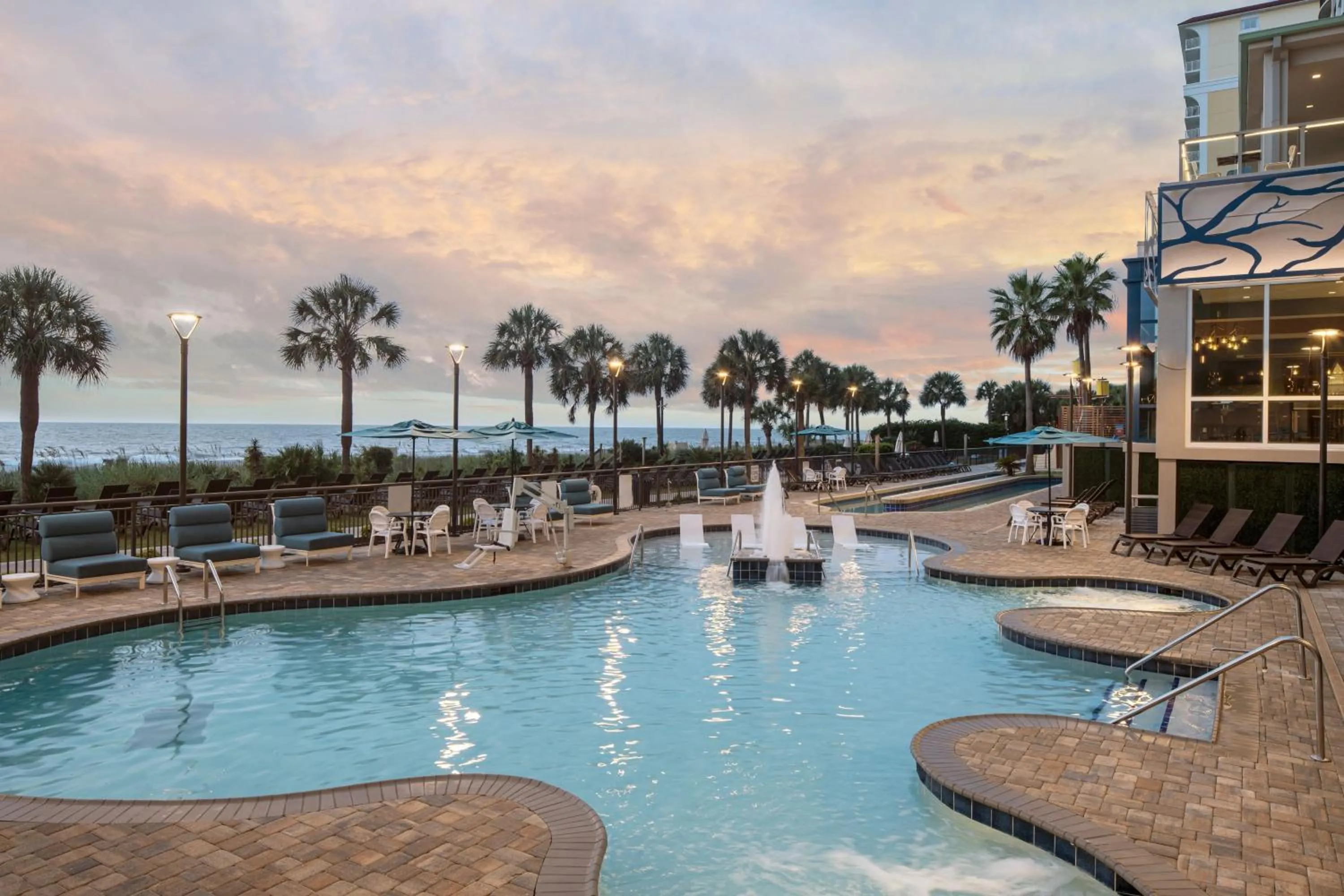 Swimming pool in Courtyard by Marriott Myrtle Beach Oceanfront
