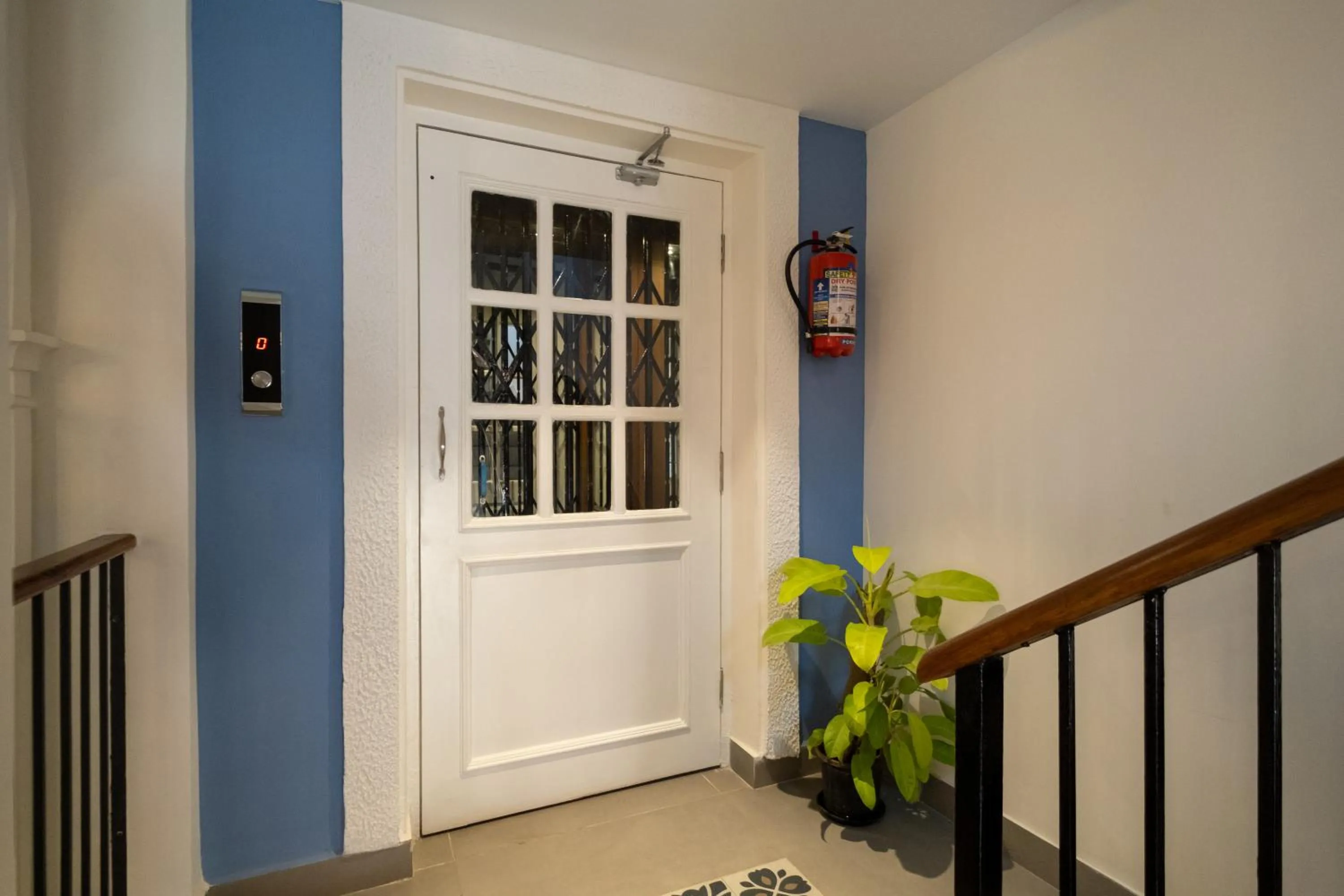 elevator in O Pierre - Fontainhas