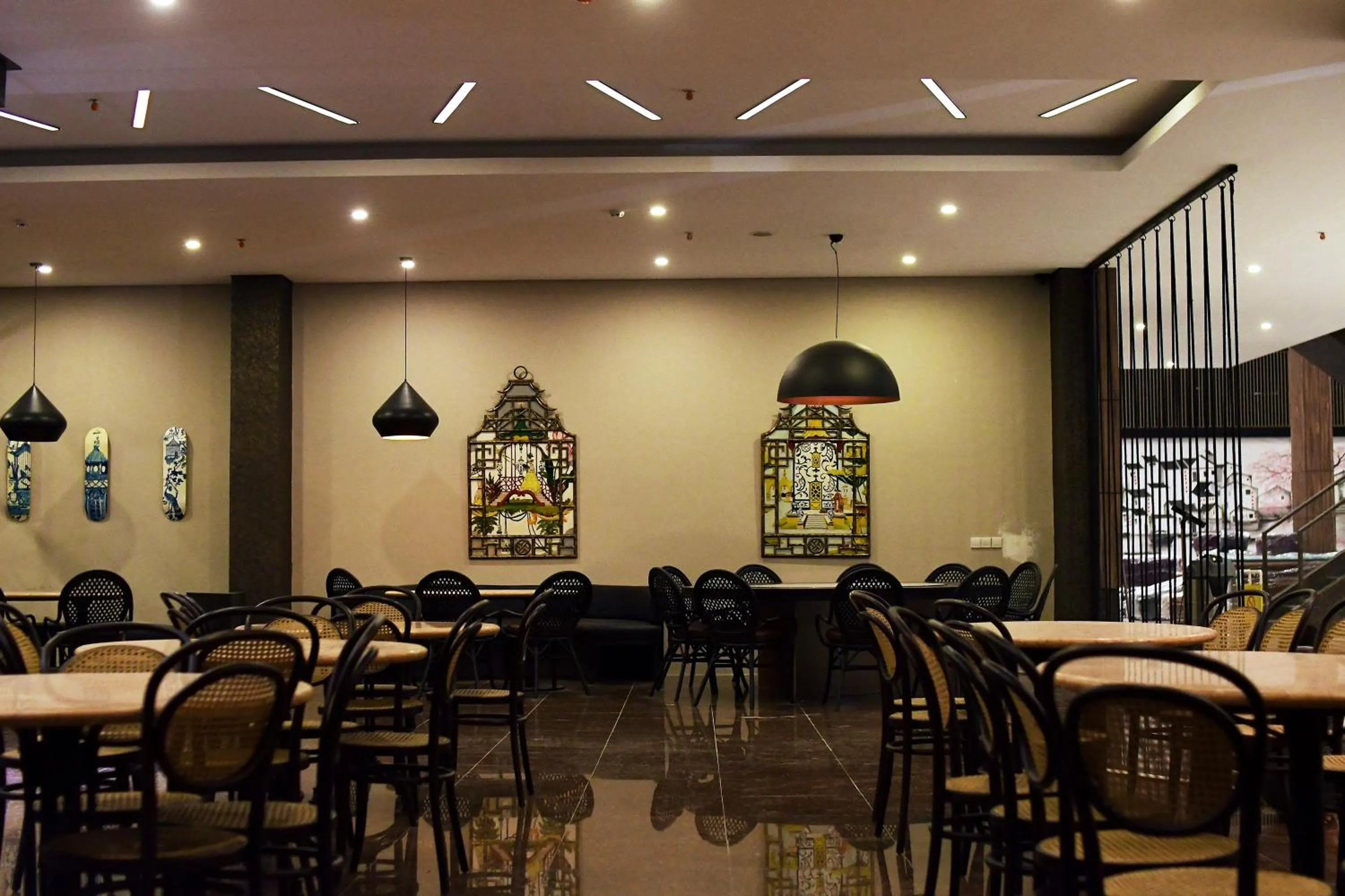 Restaurant/places to eat in Hotel Eastern Bojonegoro