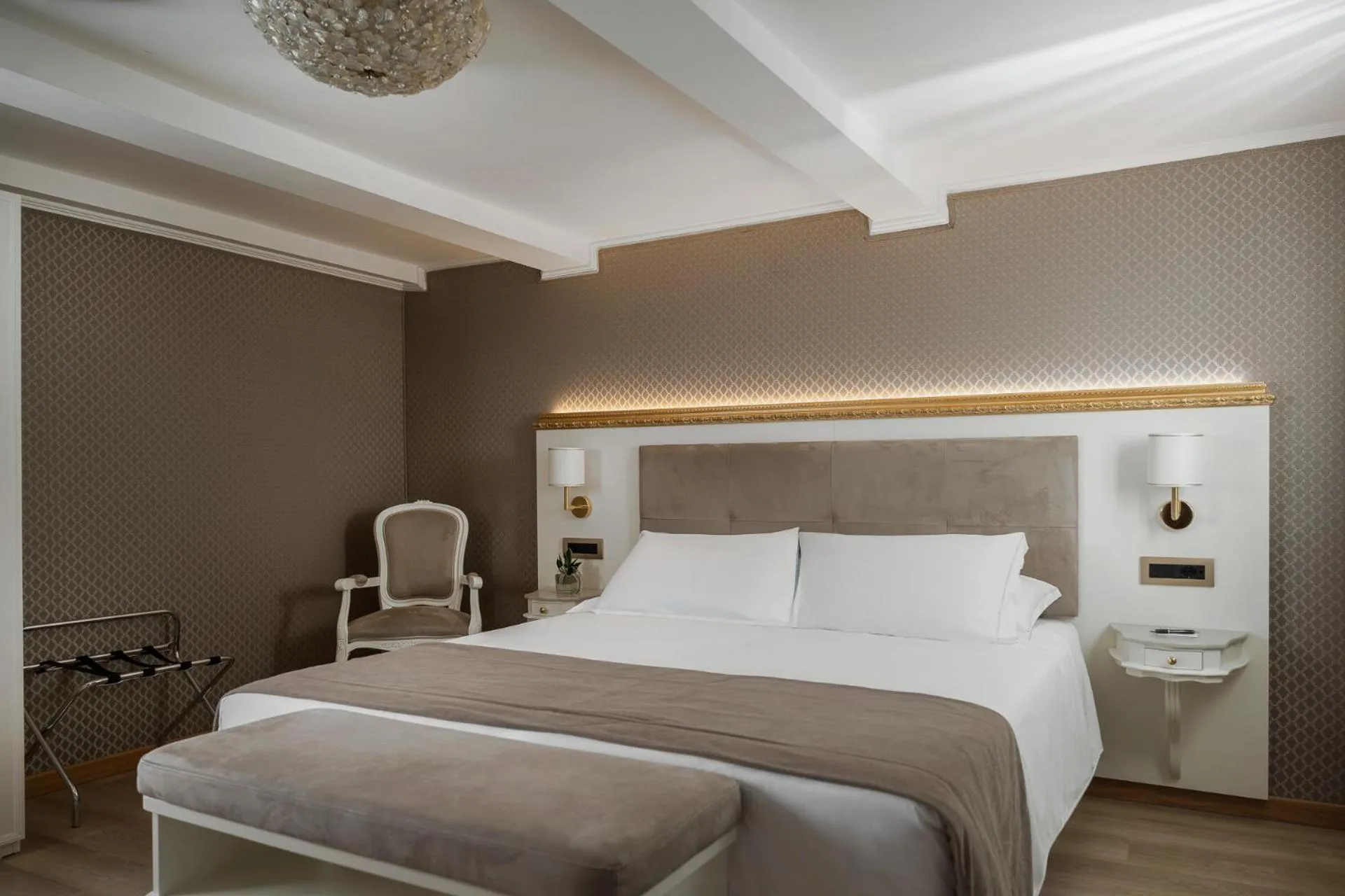 Bed in Hotel Montecarlo