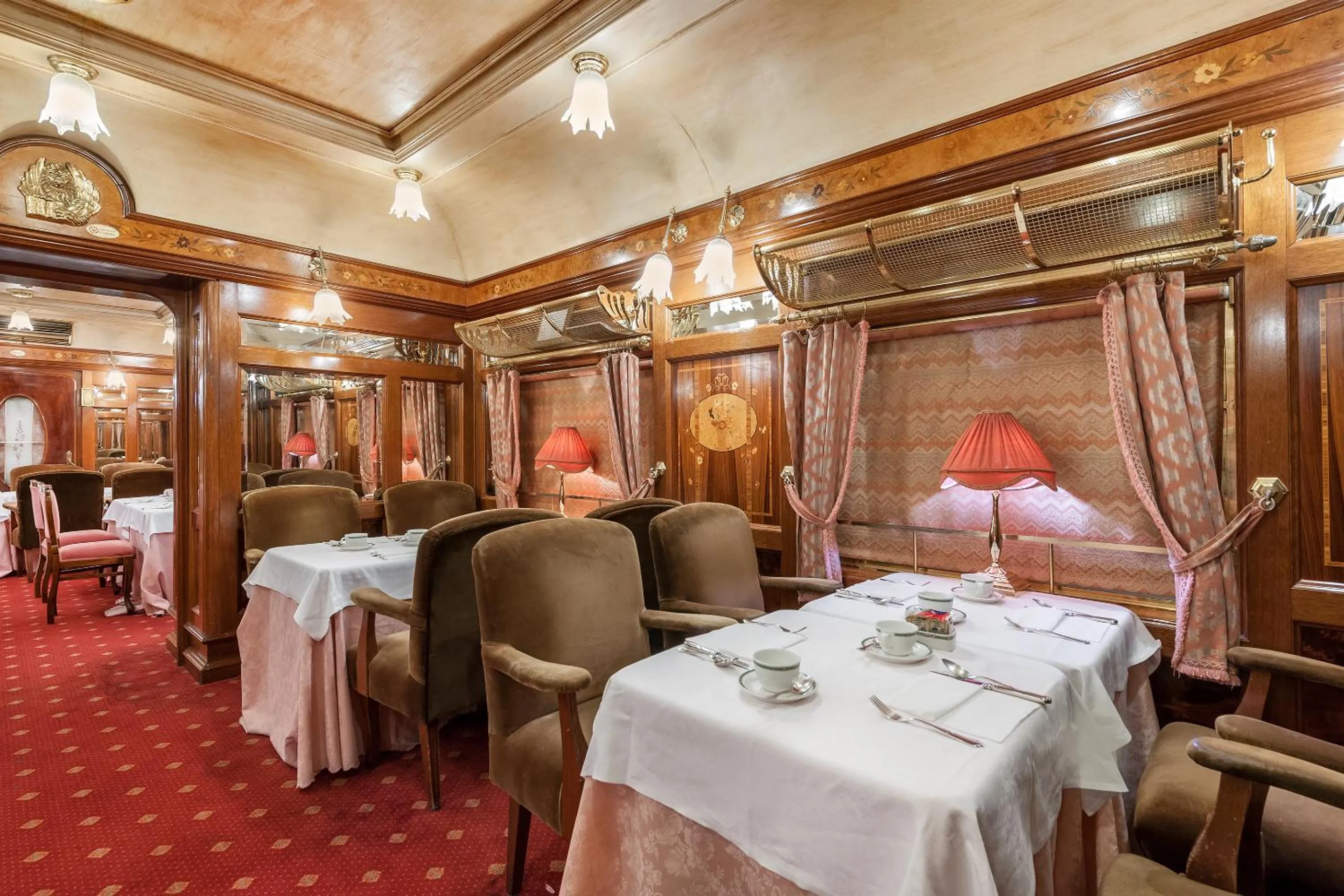 Restaurant/places to eat in Hotel Montecarlo