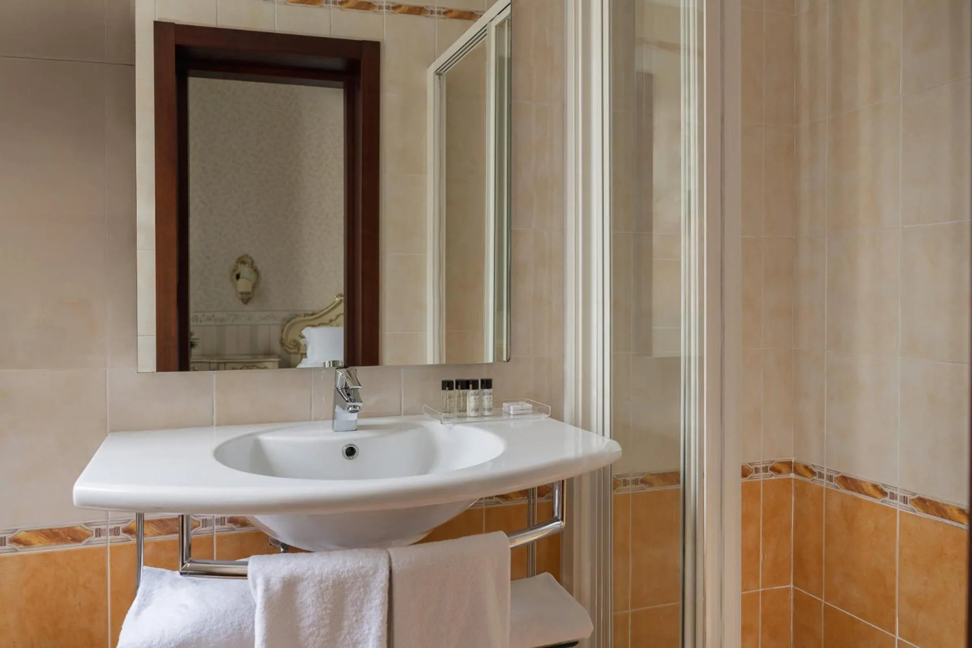 Bathroom in Hotel Montecarlo