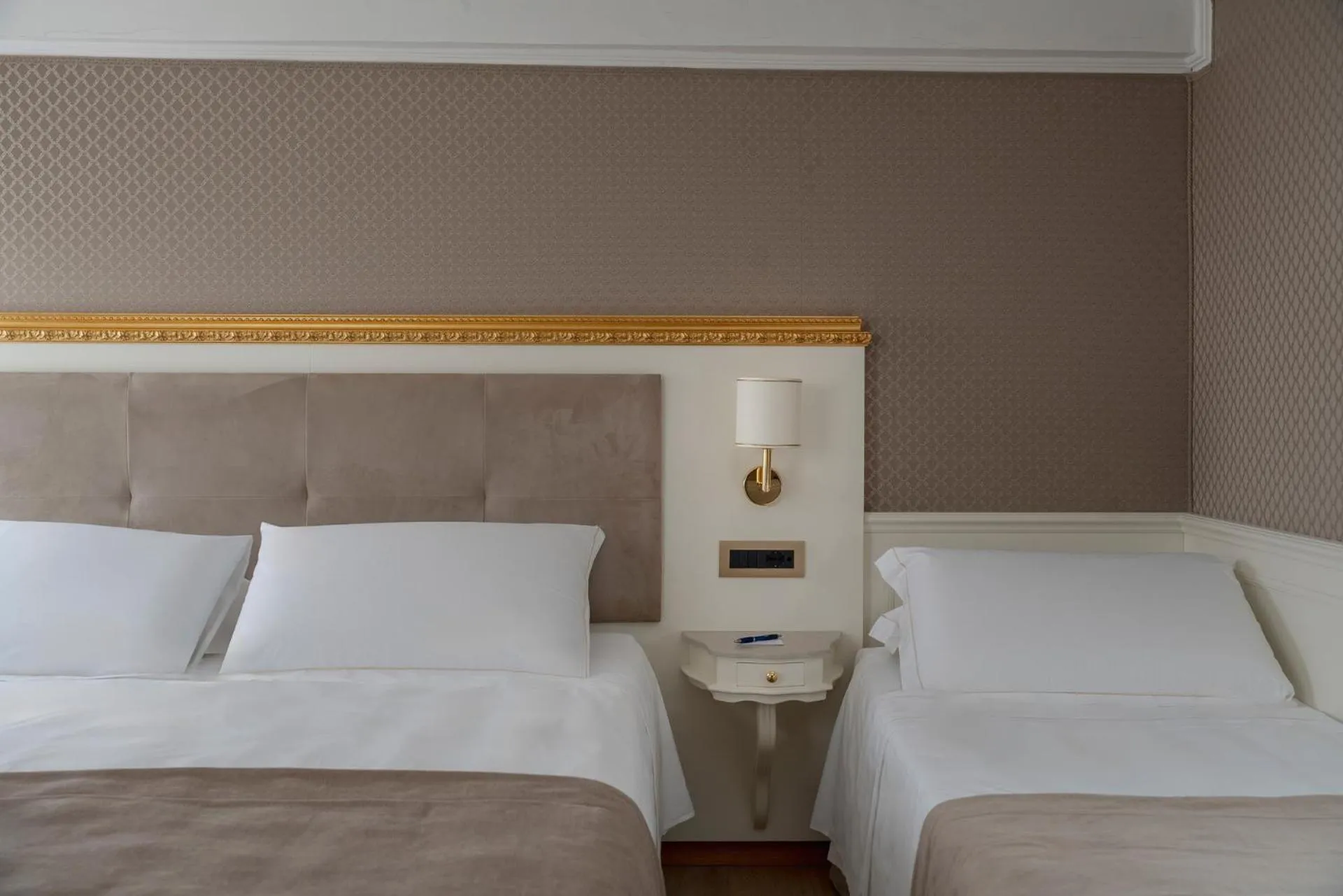 Bedroom, Bed in Hotel Montecarlo