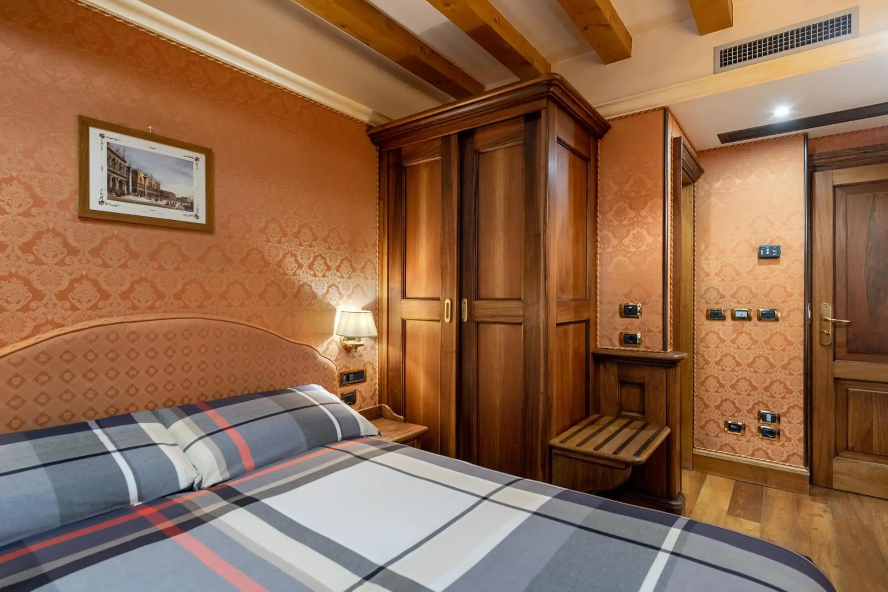 Comfort Double or Twin Room - Annex in Hotel Montecarlo Comfort Double or Twin Room - Annex in Hotel Montecarlo