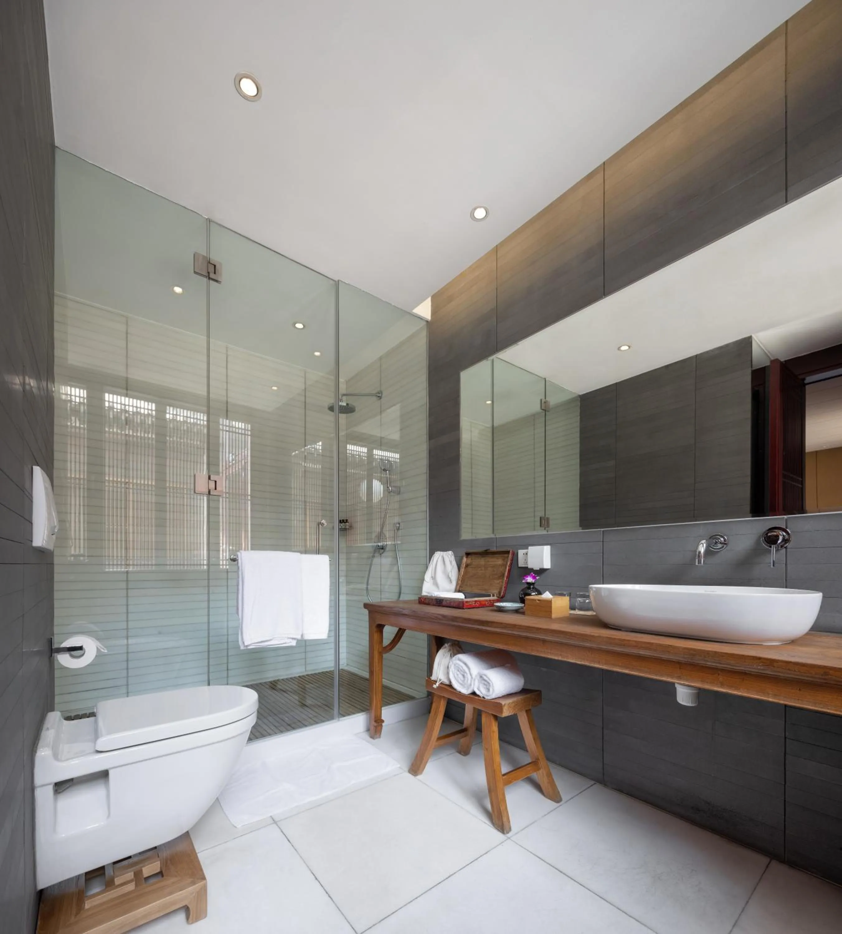 Shower in Jing's Residence Pingyao