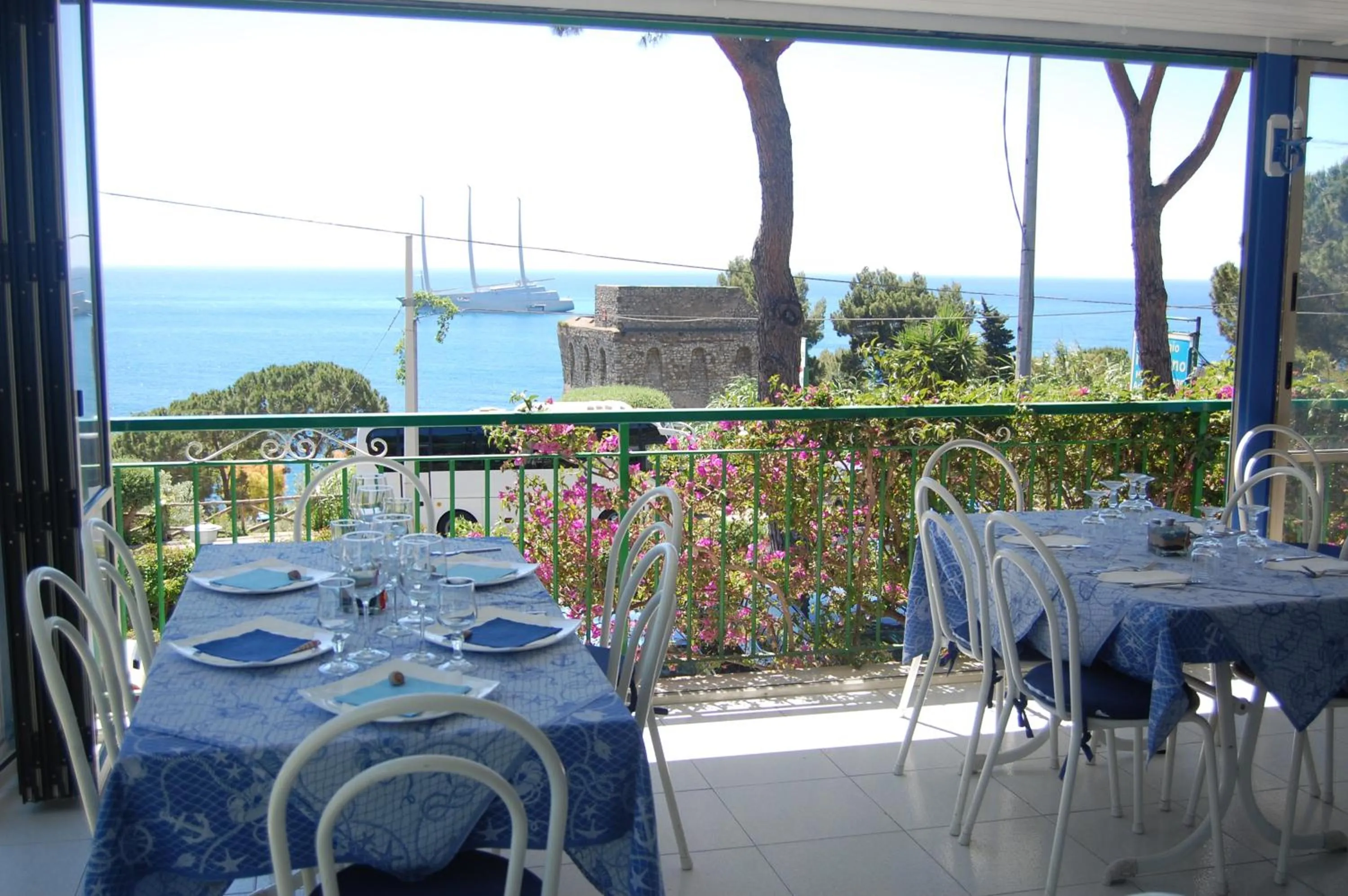 Restaurant/places to eat in Villaggio Residence Nettuno