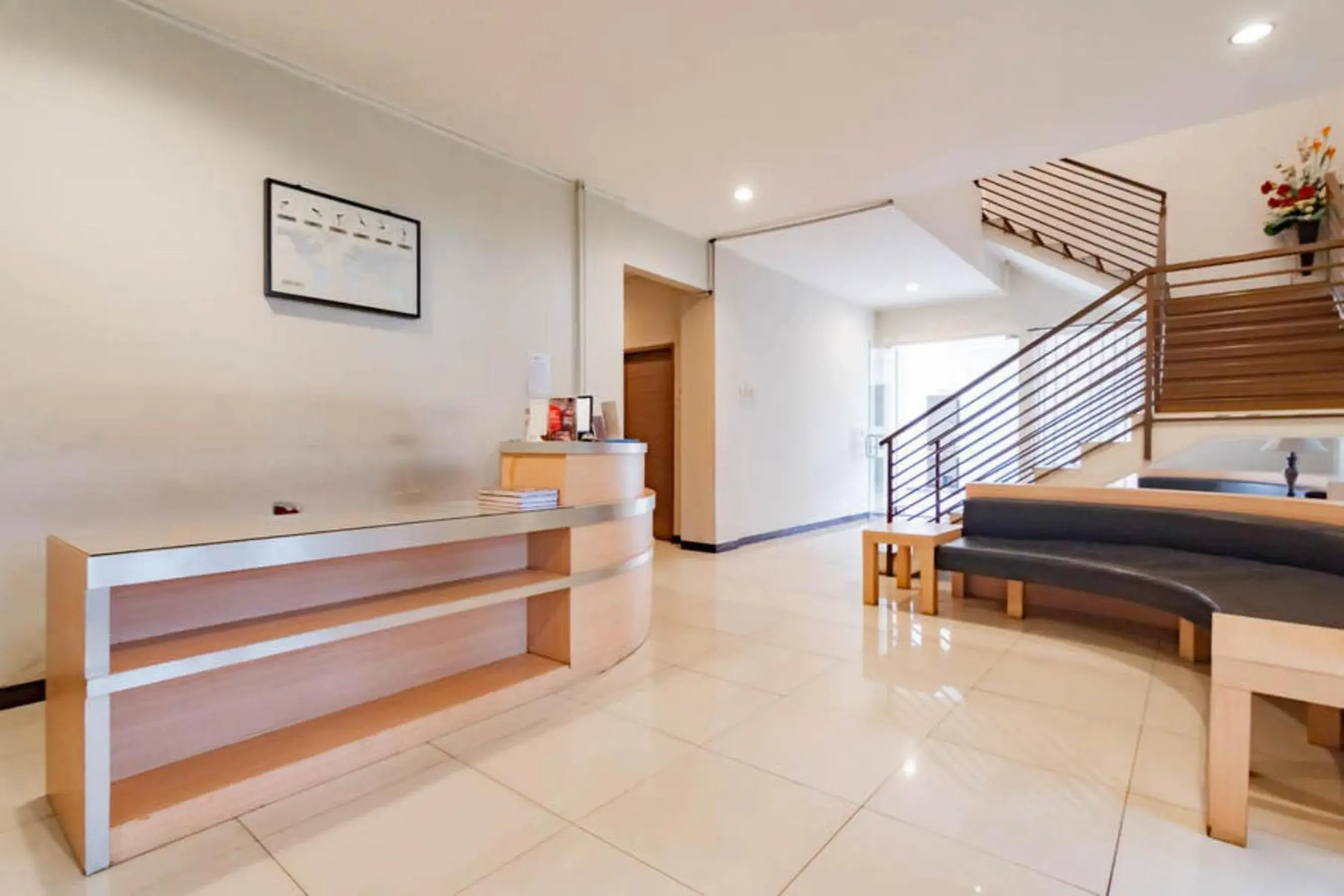 Living room, Bed in RedDoorz near Lembang Park & Zoo 2 Living room, Bed in RedDoorz near Lembang Park & Zoo 2