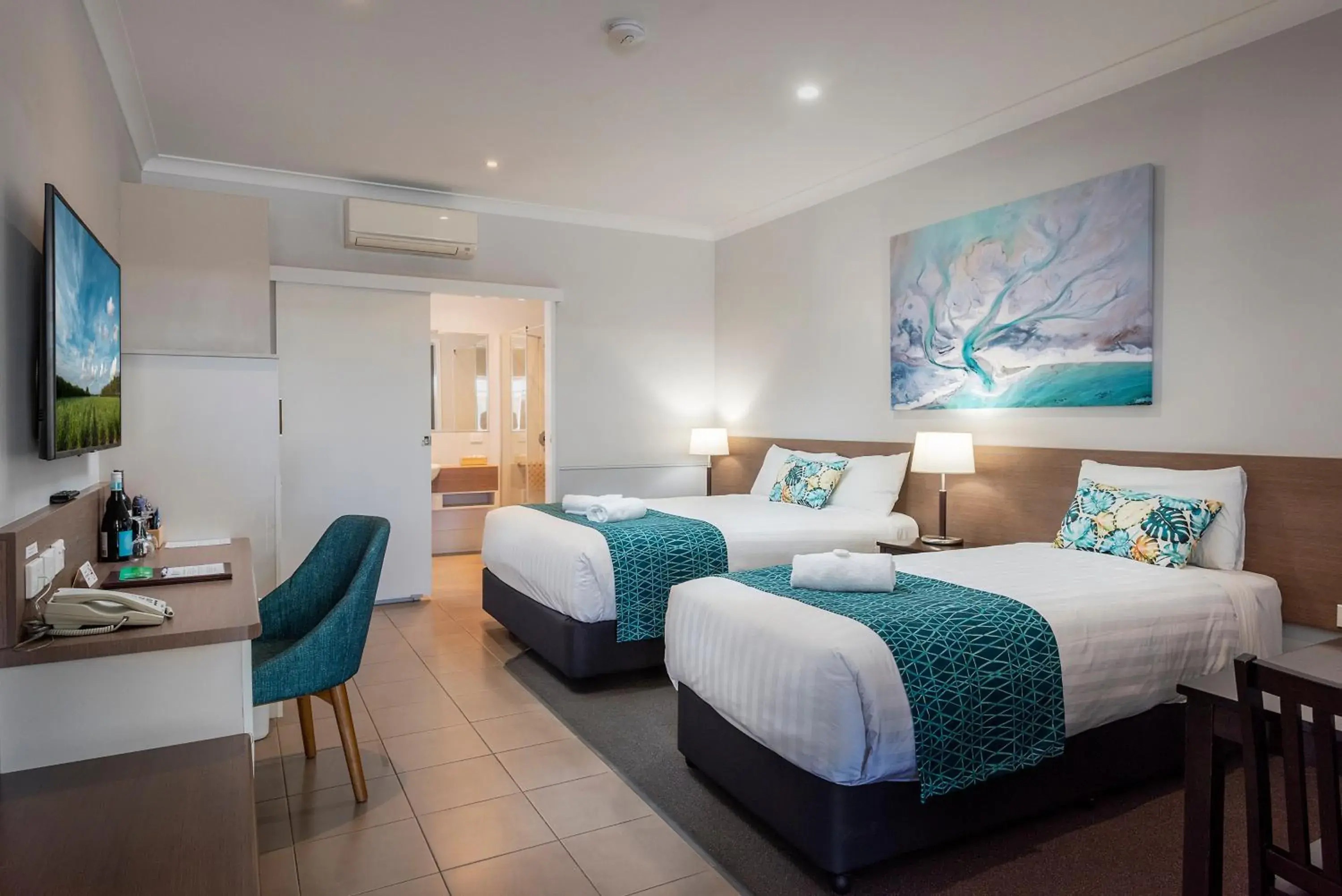 Queen or Twin Room - Disability Access in Roma Inland Motor Inn Queen or Twin Room - Disability Access in Roma Inland Motor Inn