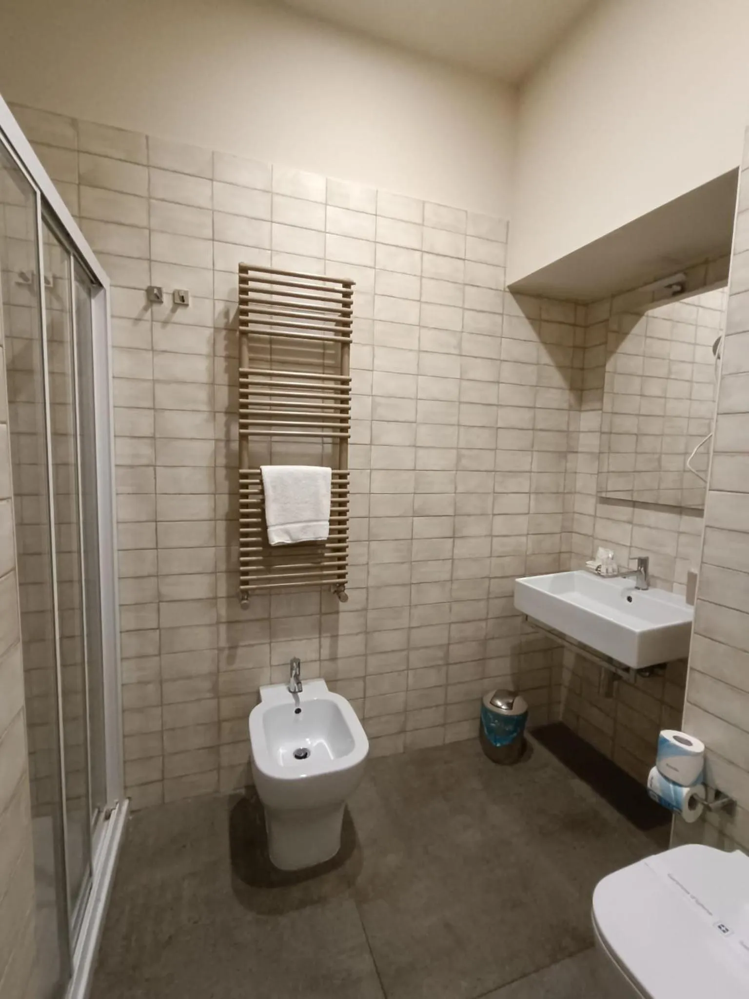 Toilet in Schilizzi Hotel