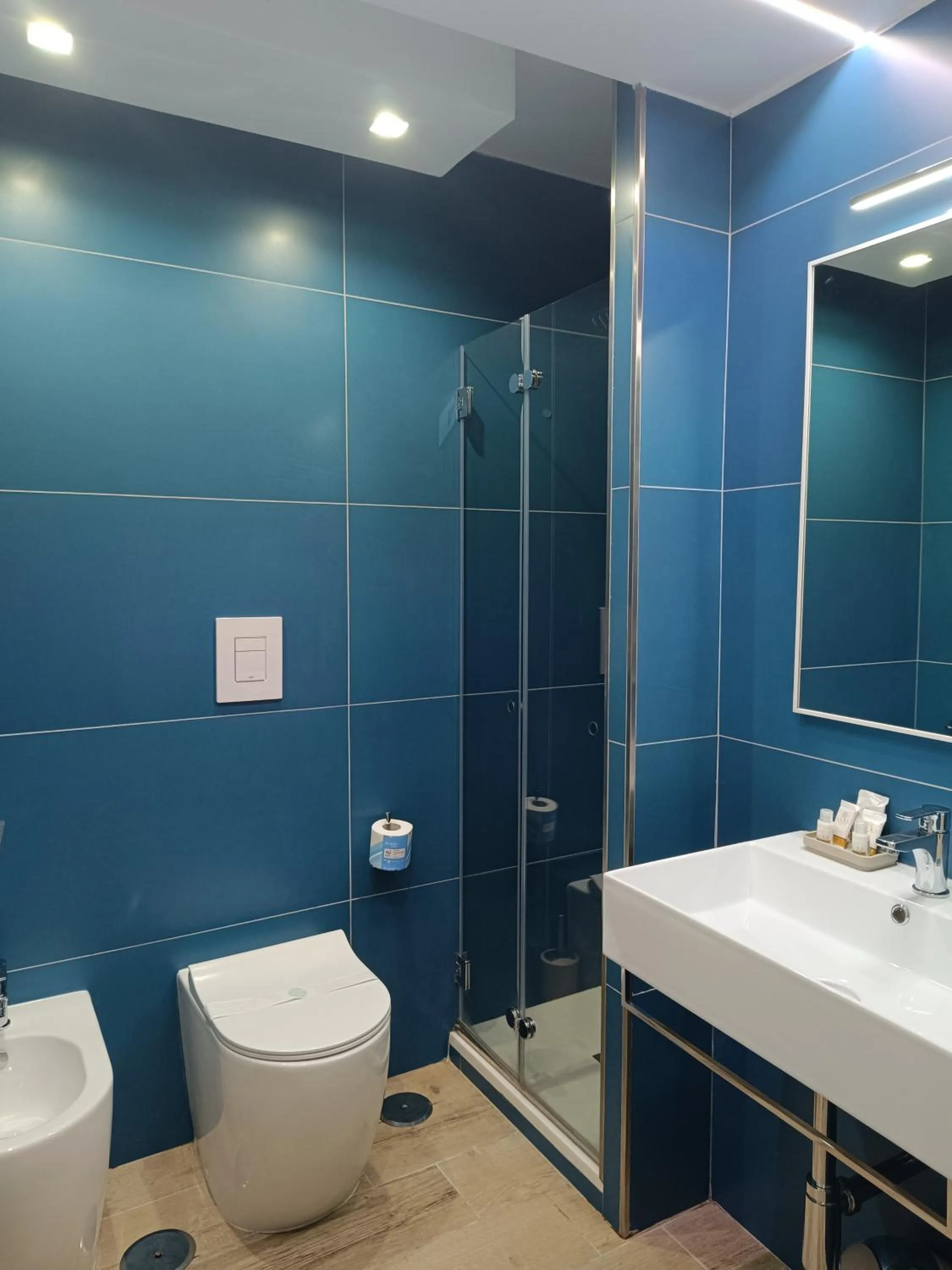 Shower in Schilizzi Hotel