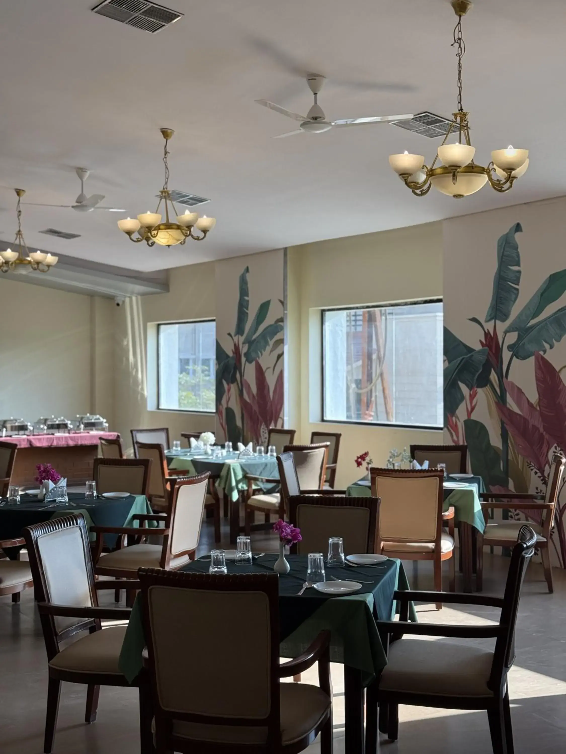 Restaurant/places to eat in Camel Valley Resort & Spa, Igatpuri Restaurant/places to eat in Camel Valley Resort & Spa, Igatpuri