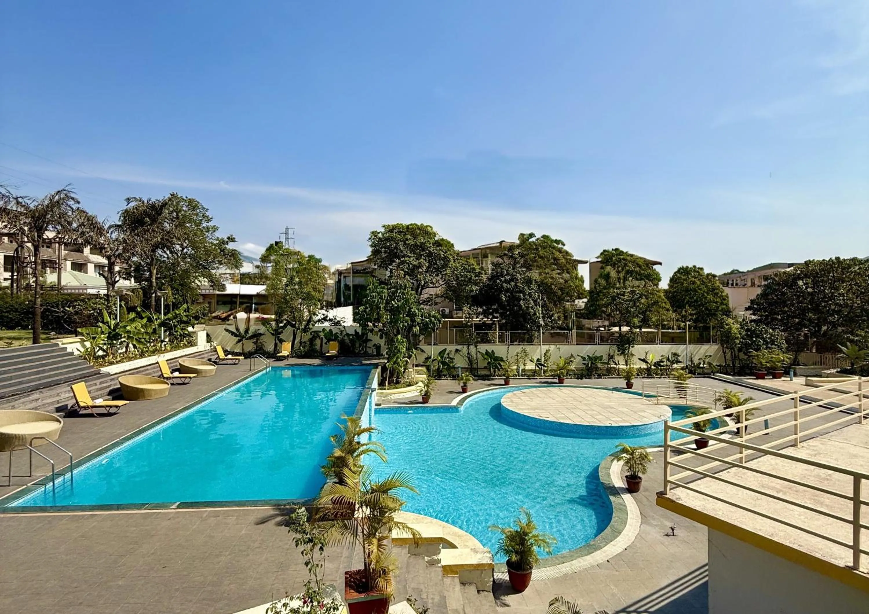 Swimming pool in Camel Valley Resort & Spa, Igatpuri