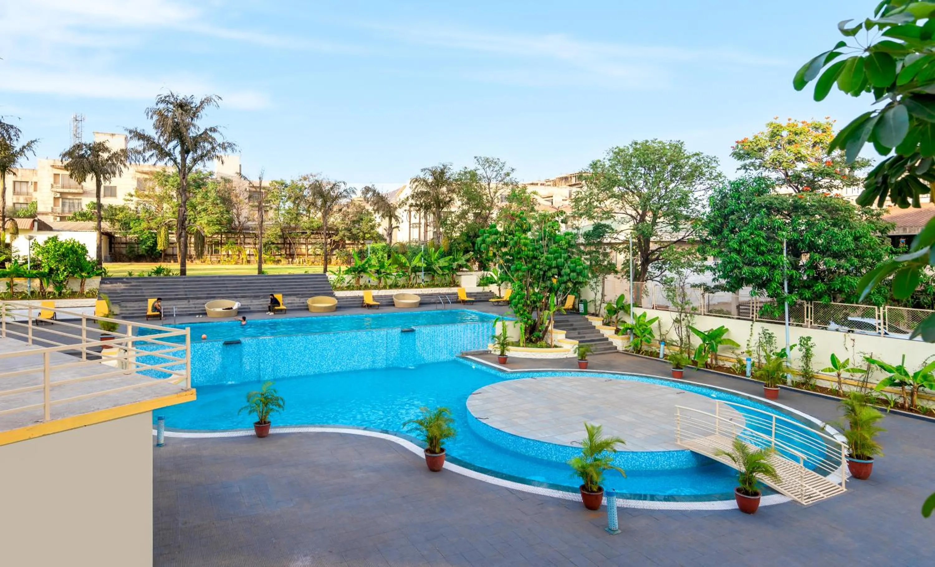 Swimming pool in Camel Valley Resort & Spa, Igatpuri