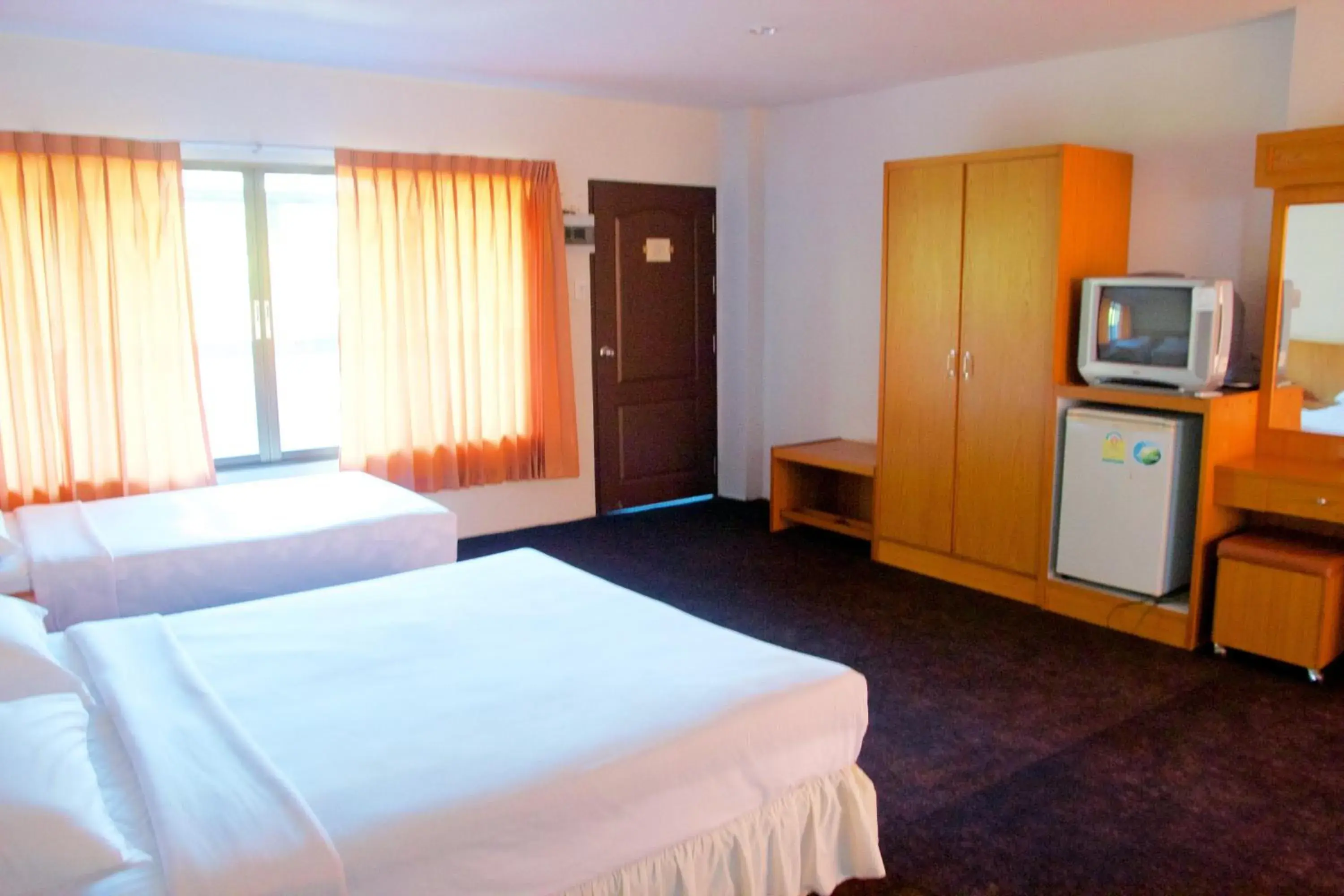 Photo of the whole room, Bed in Sichang Shine Khao Resort Photo of the whole room, Bed in Sichang Shine Khao Resort