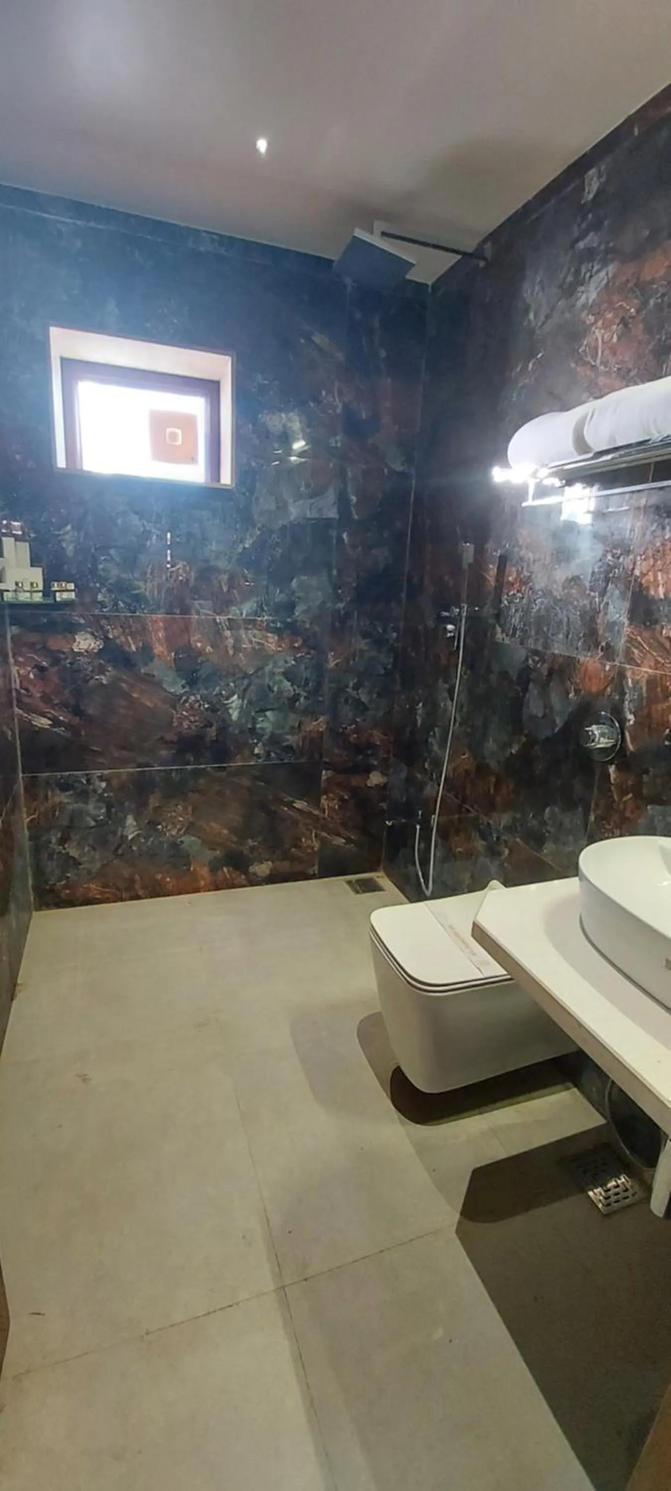Bathroom in Vikrama Heritage Resort Pavagadh