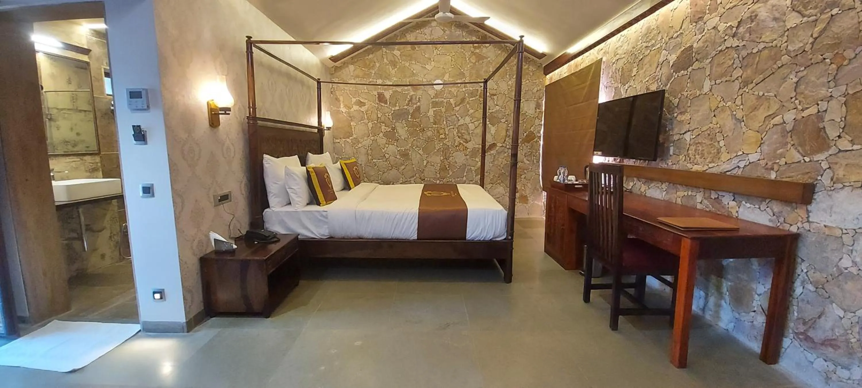 Photo of the whole room, Bed in Vikrama Heritage Resort Pavagadh