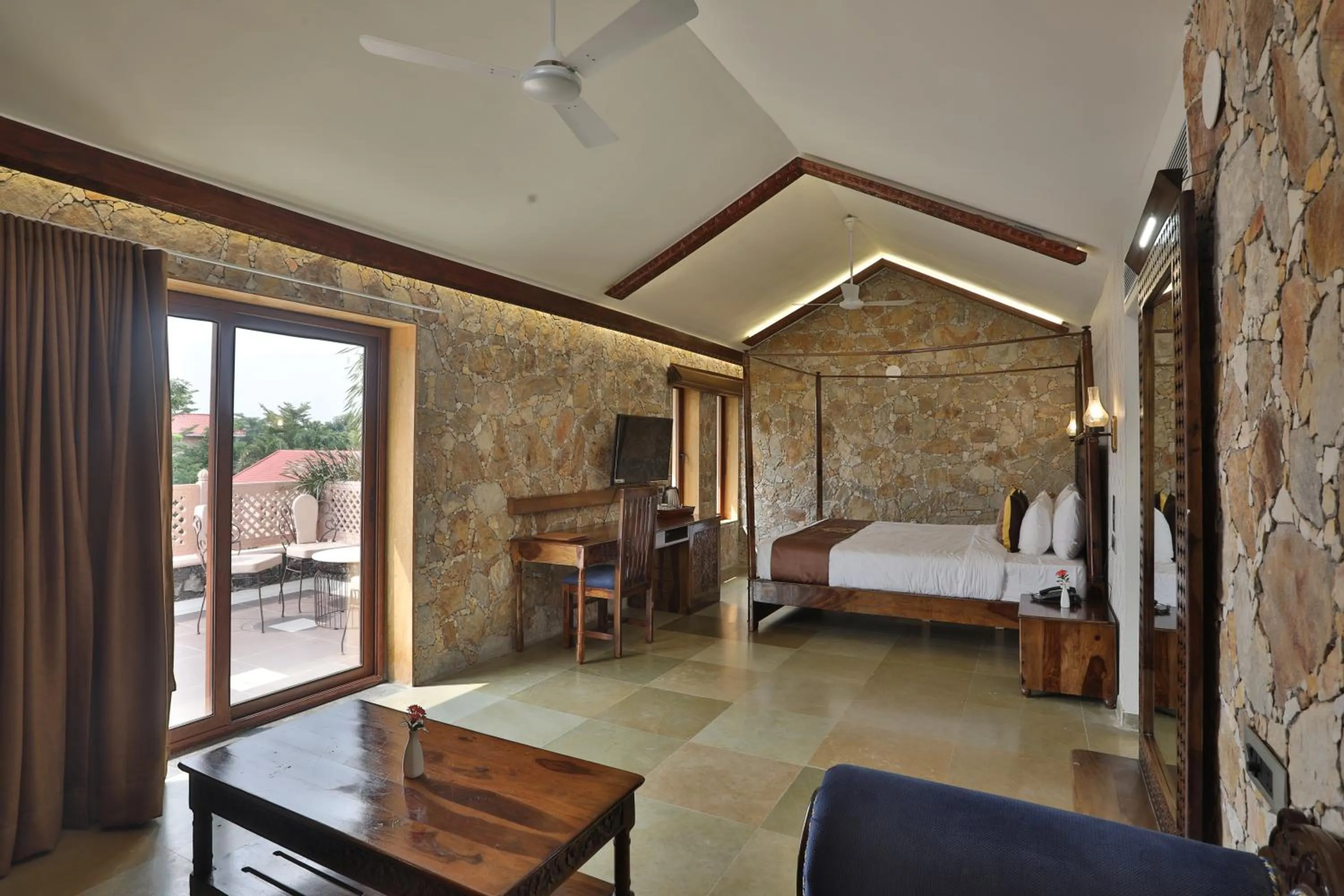 Bedroom, Bed in Vikrama Heritage Resort Pavagadh