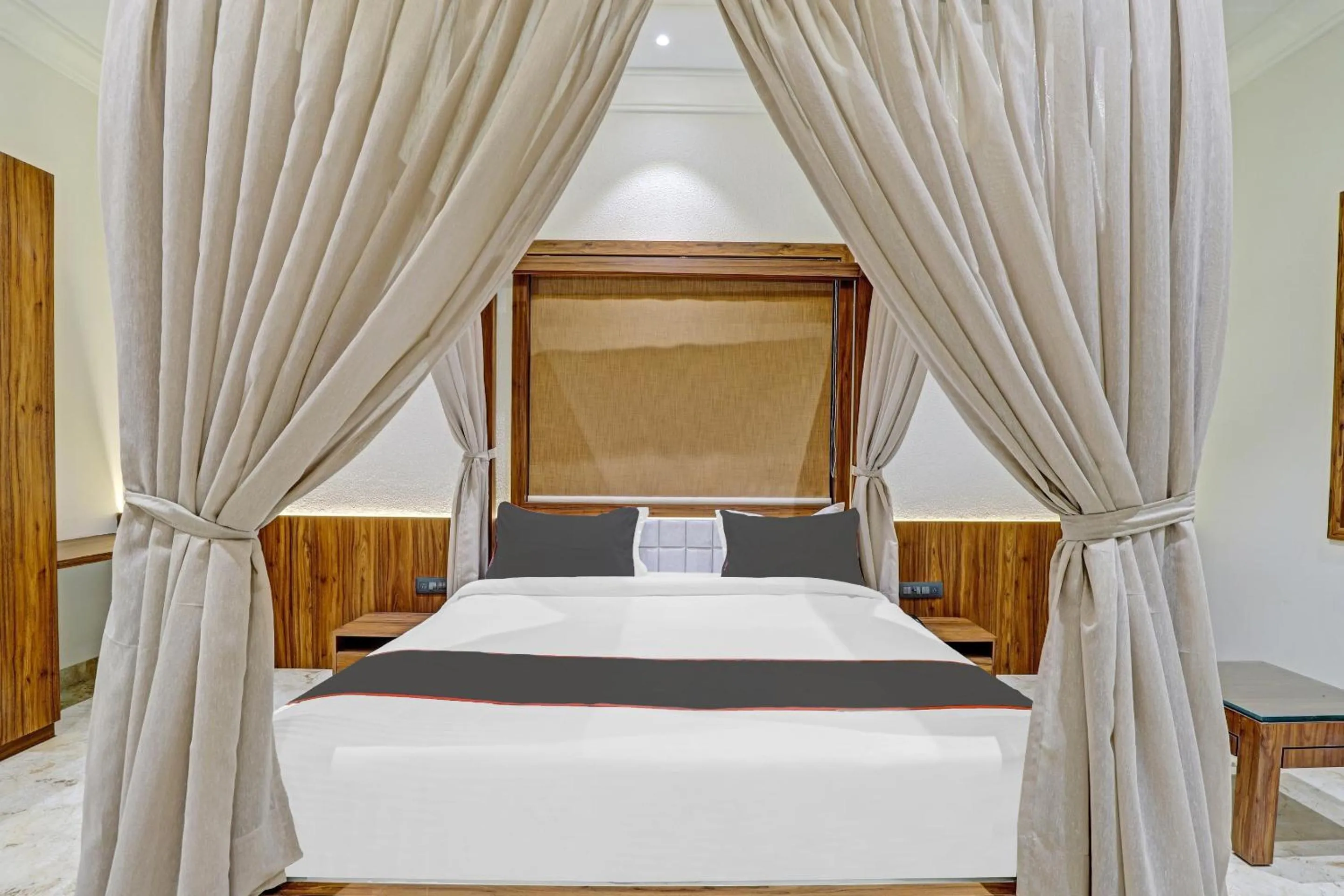 Bed in Ratna Vilas Palace