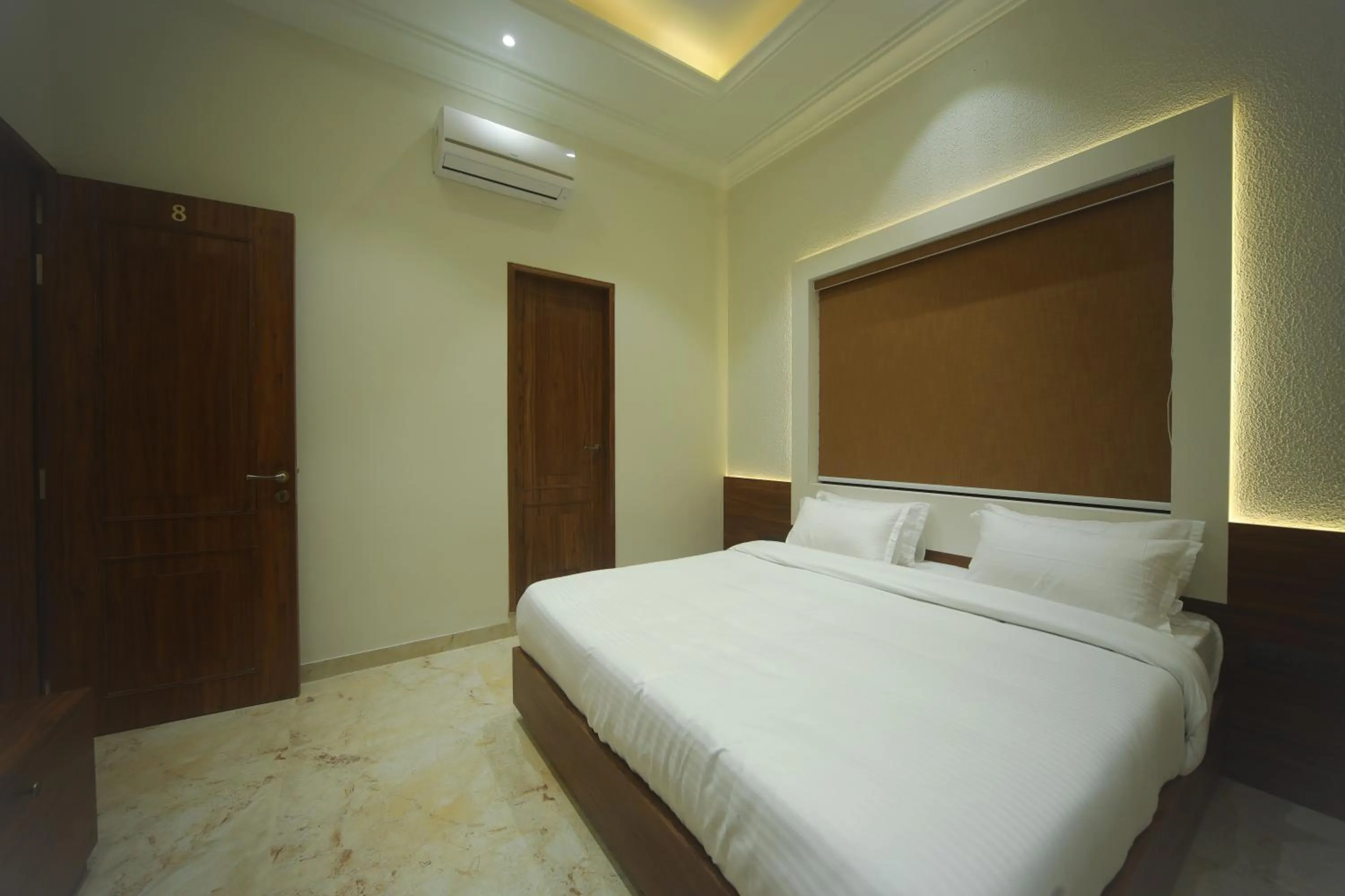 Bedroom, Bed in Ratna Vilas Palace