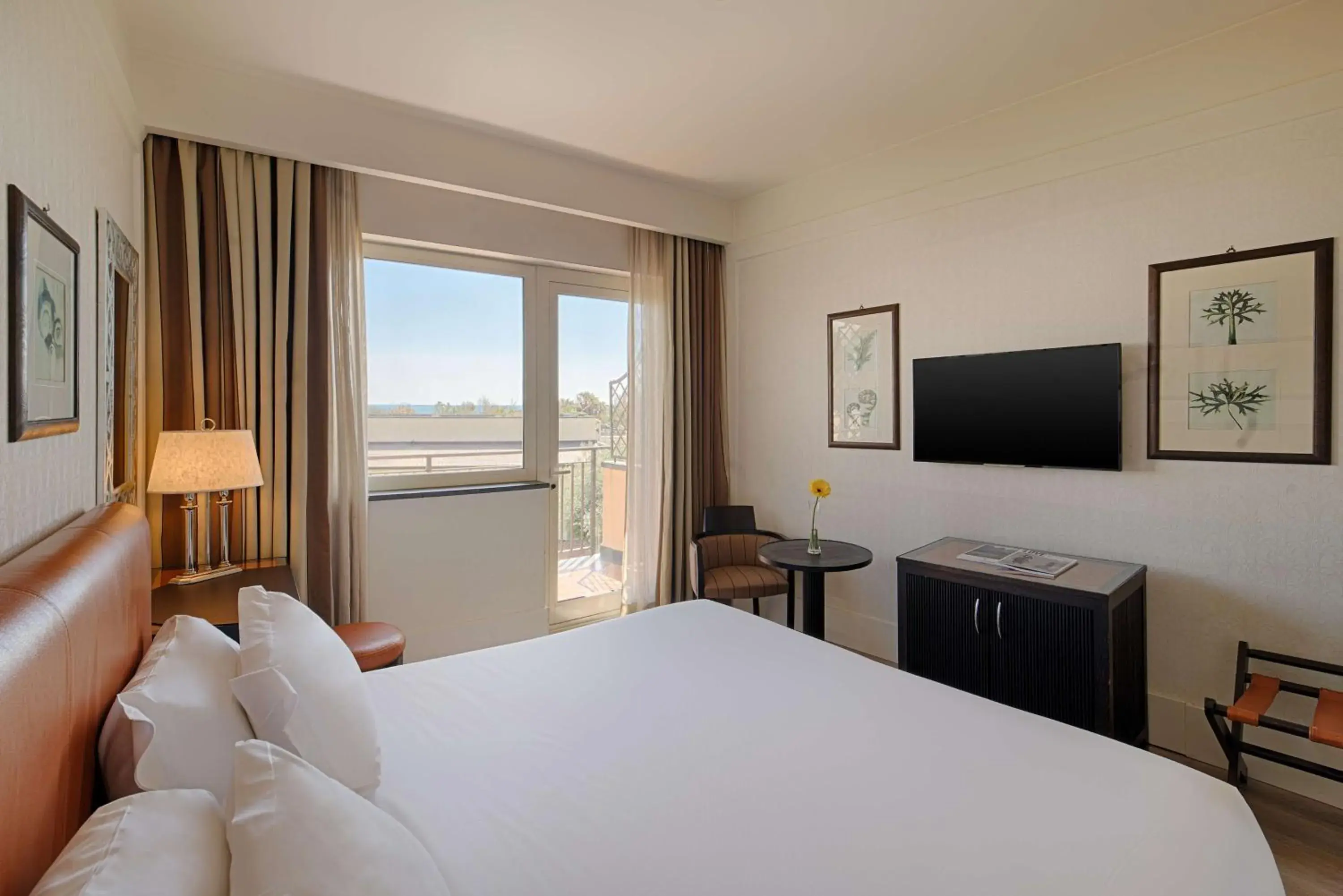 Superior Double Room with Sea View and Balcony in NH Catania Parco degli Aragonesi Superior Double Room with Sea View and Balcony in NH Catania Parco degli Aragonesi