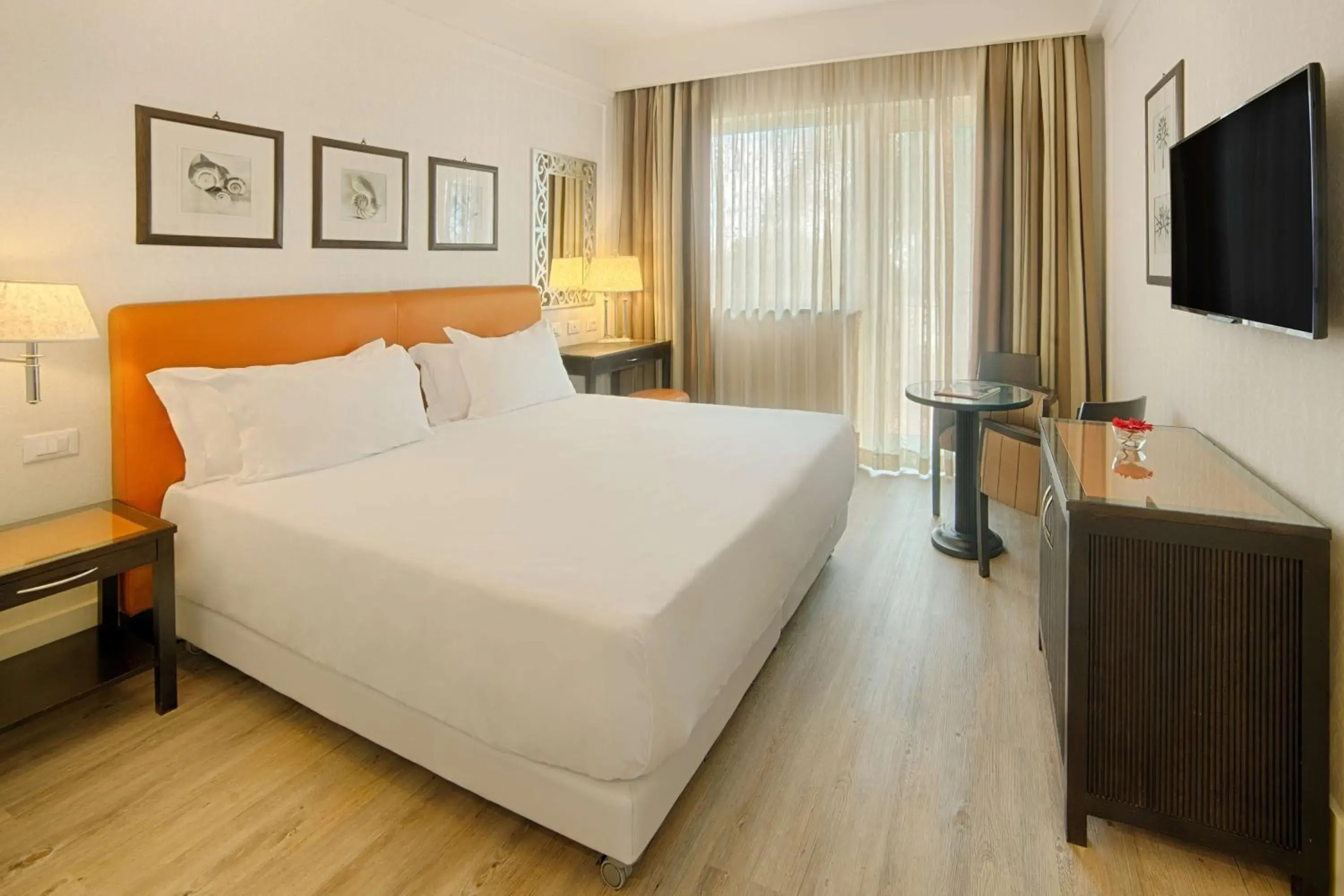 Standard Double Room with Balcony in NH Catania Parco degli Aragonesi Standard Double Room with Balcony in NH Catania Parco degli Aragonesi