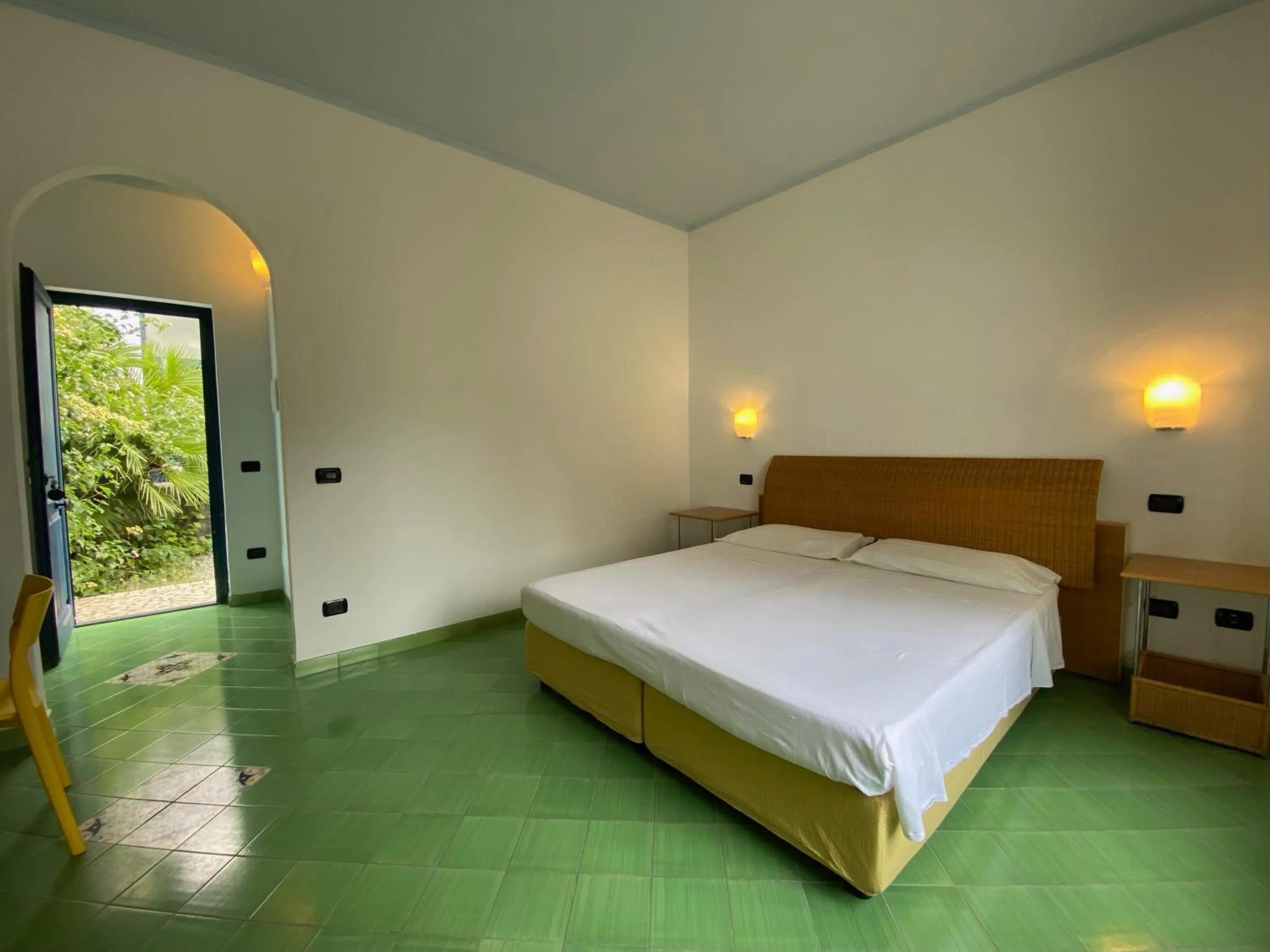 Bedroom, Bed in Hotel Aura