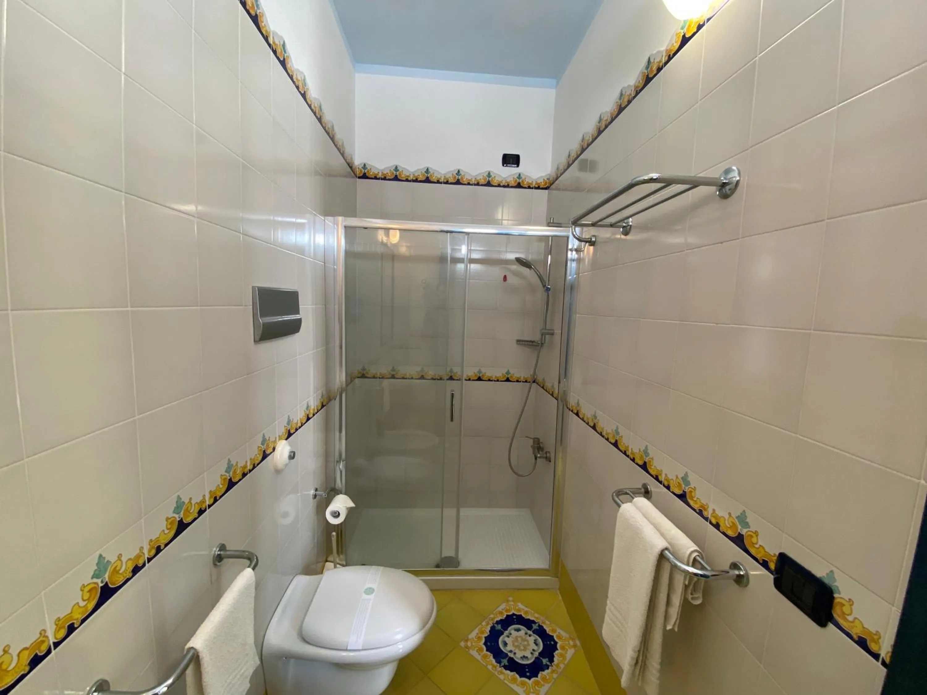 Bathroom in Hotel Aura