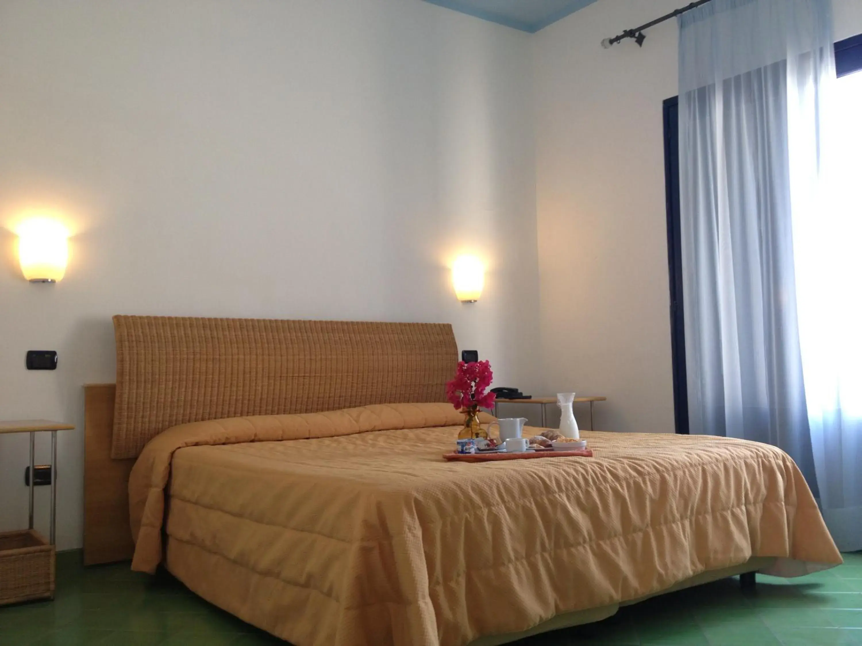 Triple Room in Hotel Aura Triple Room in Hotel Aura