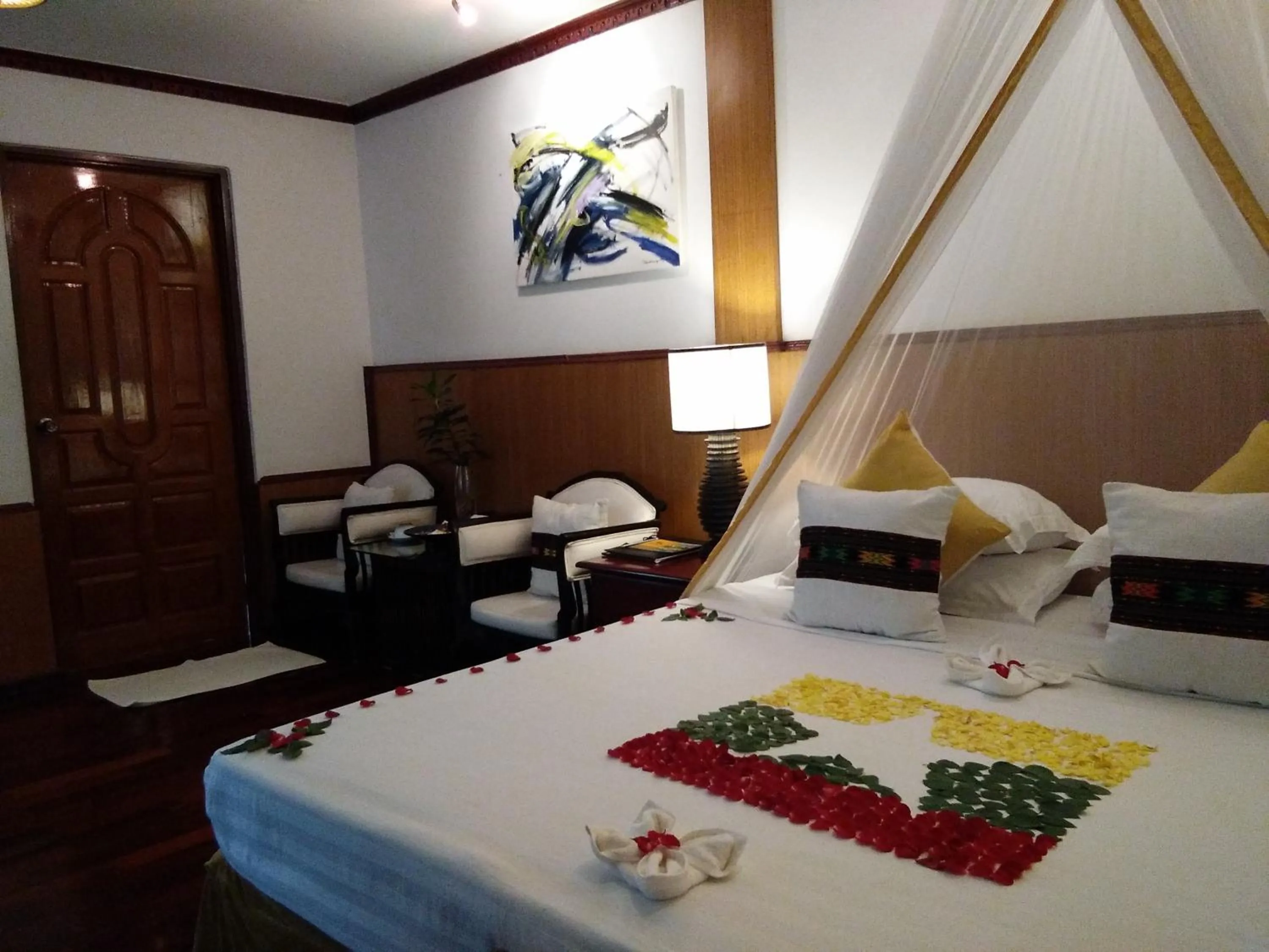 Photo of the whole room in Emerald Sea Resort