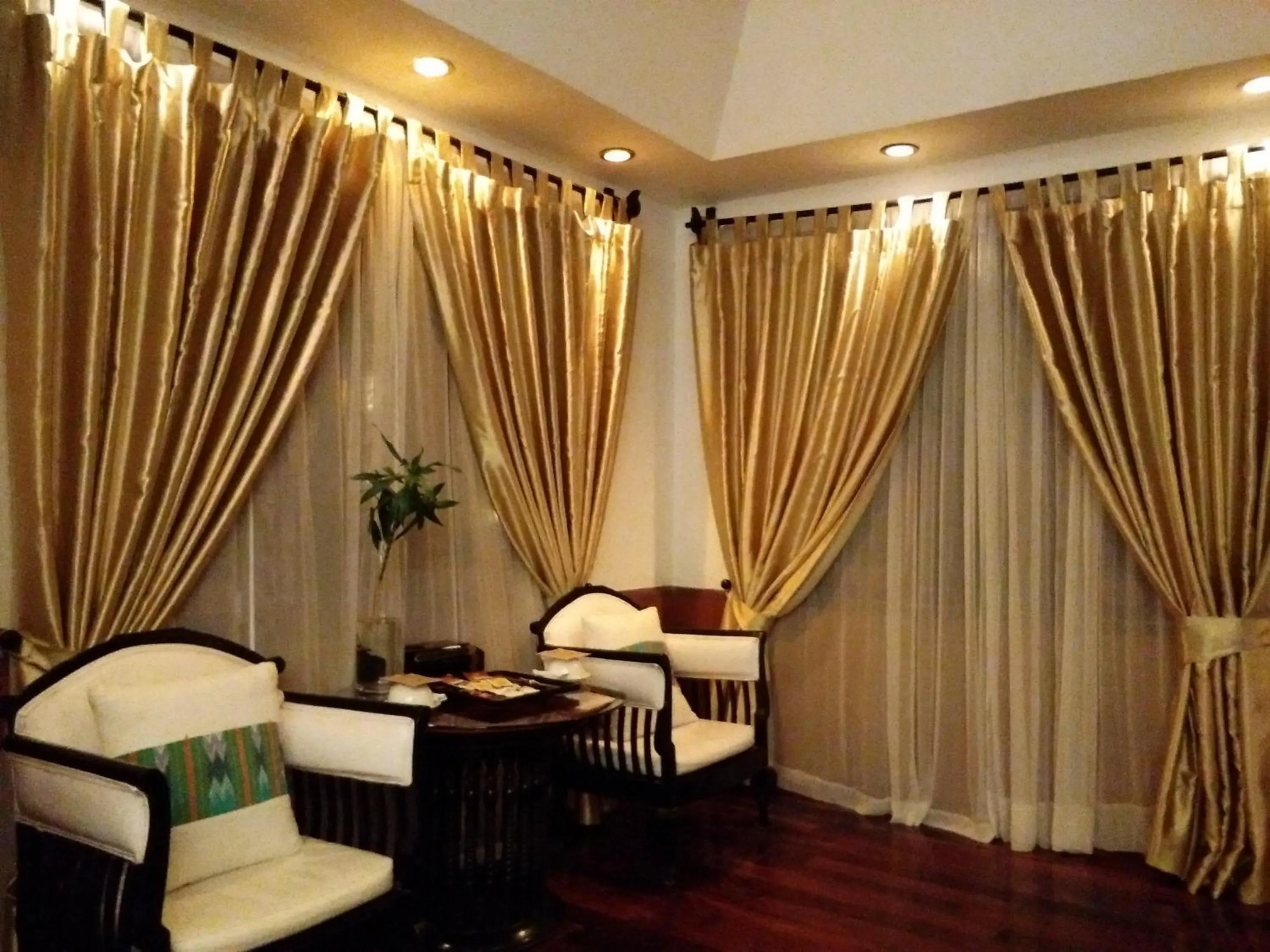 Decorative detail in Emerald Sea Resort