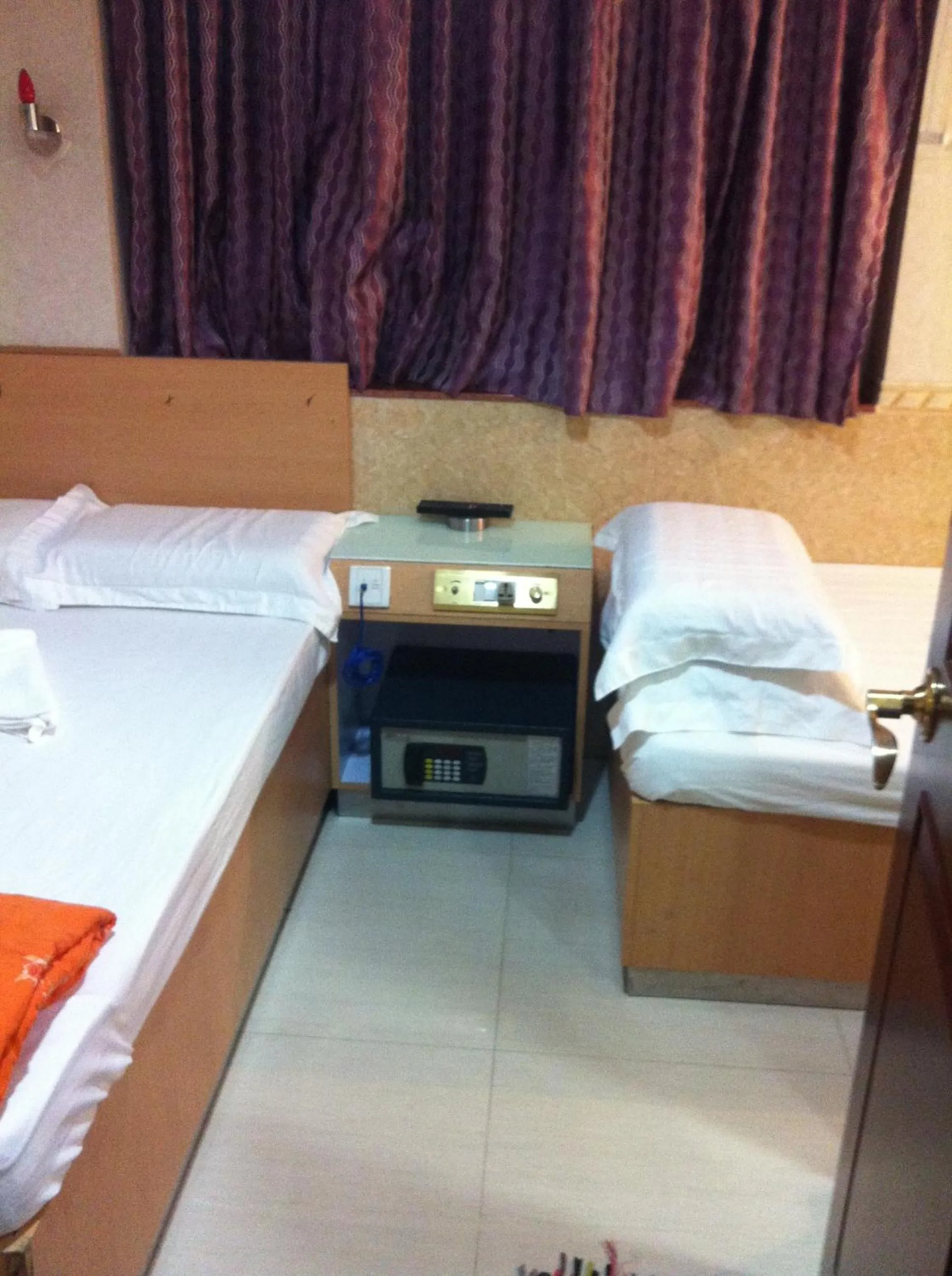 Photo of the whole room, Bed in Everest Guest House