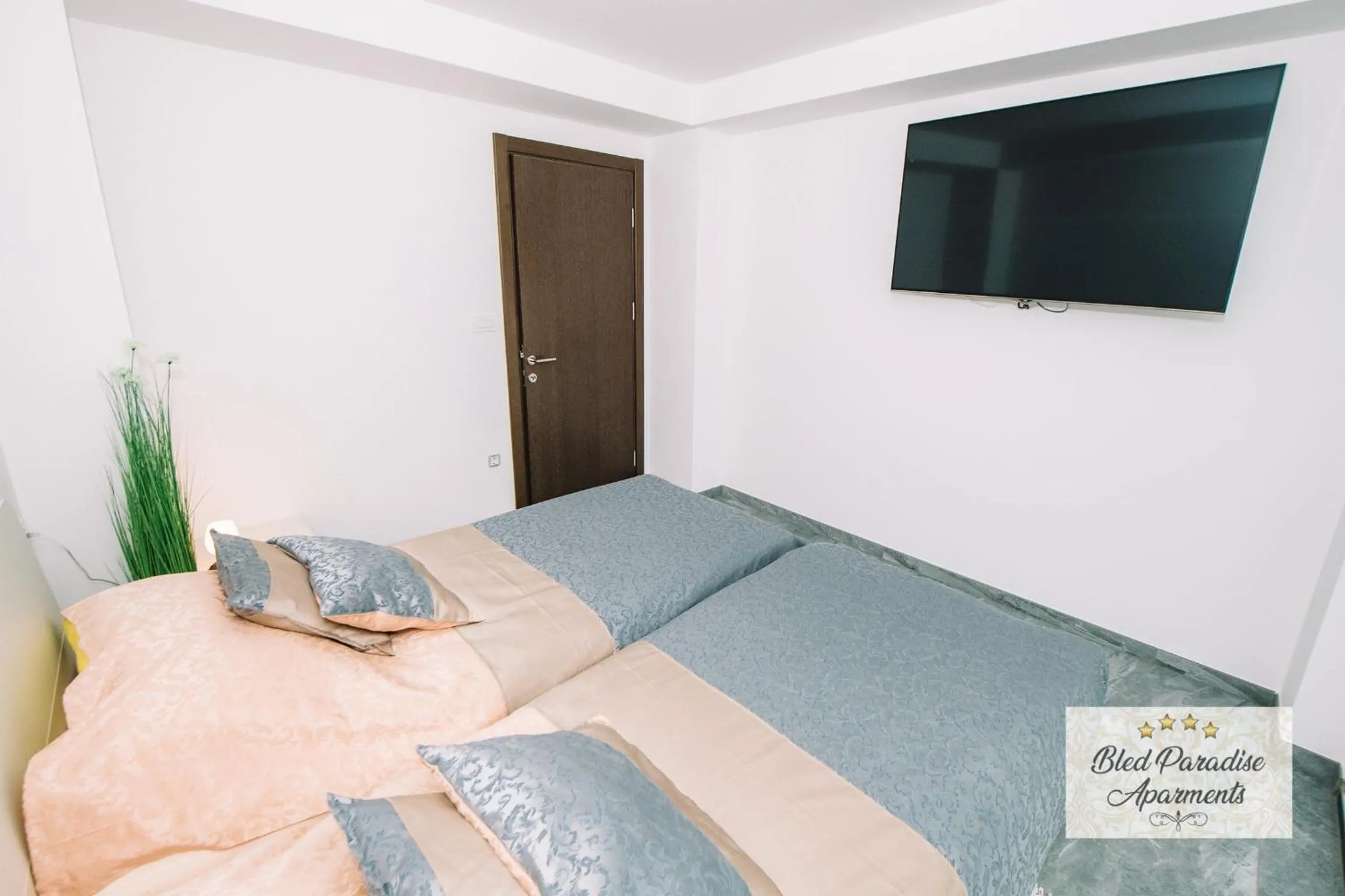 Bedroom, Bed in Wellness Paradise Apartment