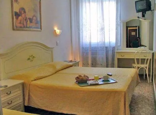 Photo of the whole room, Bed in Hotel Airone