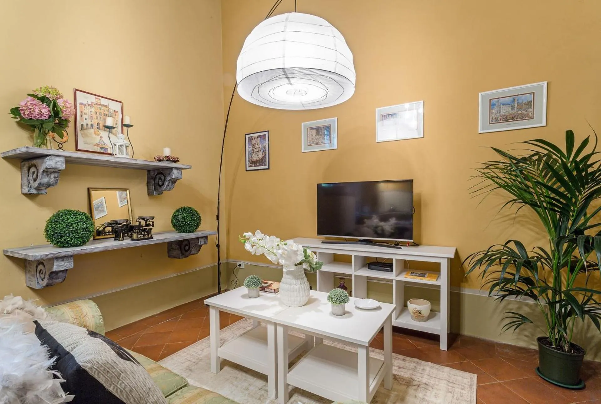 Casa Beatrice, an Apartment with Private Garden inside the Walls of Lucca