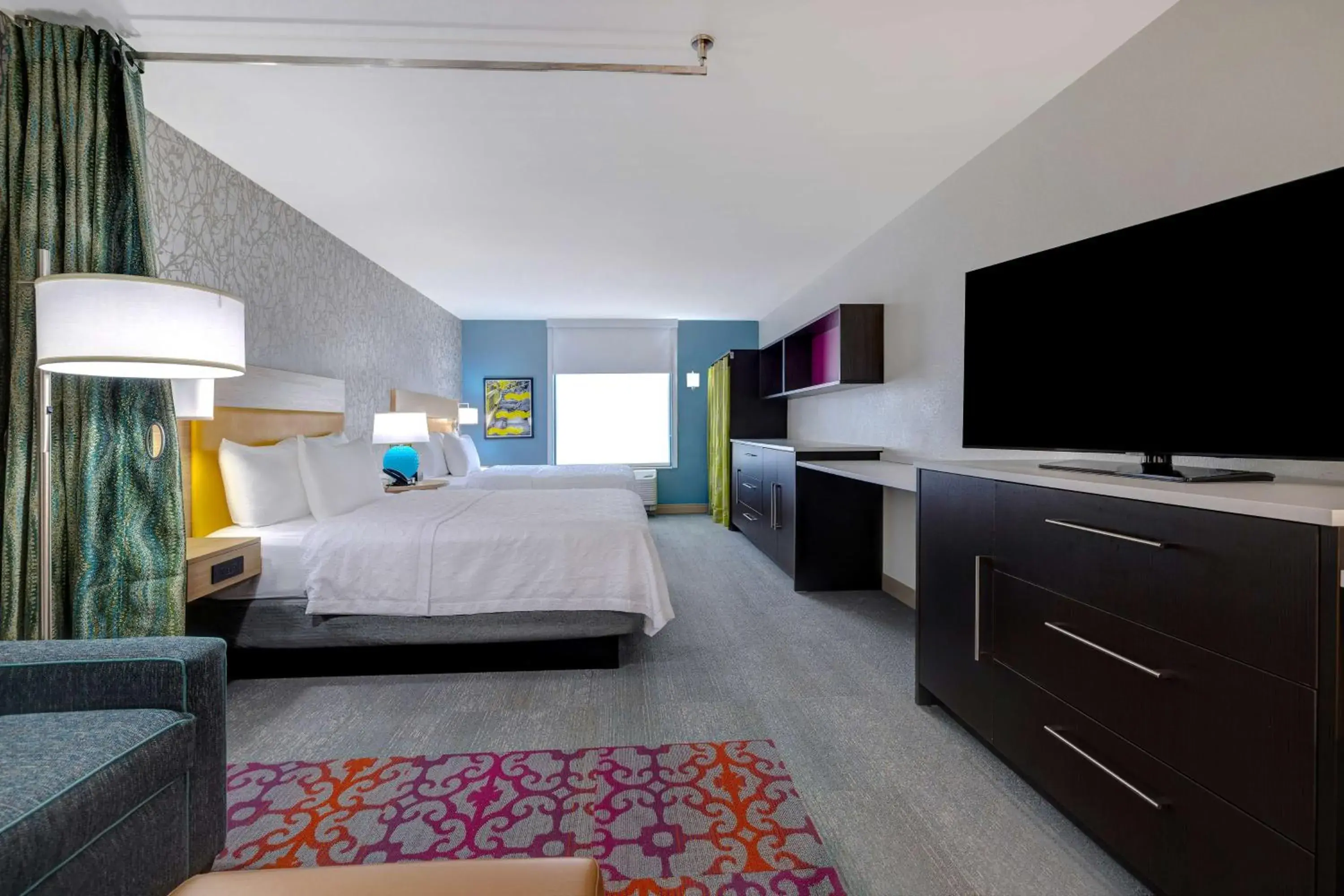 Living room, Bed in Home2 Suites By Hilton Wilkes-Barre Living room, Bed in Home2 Suites By Hilton Wilkes-Barre