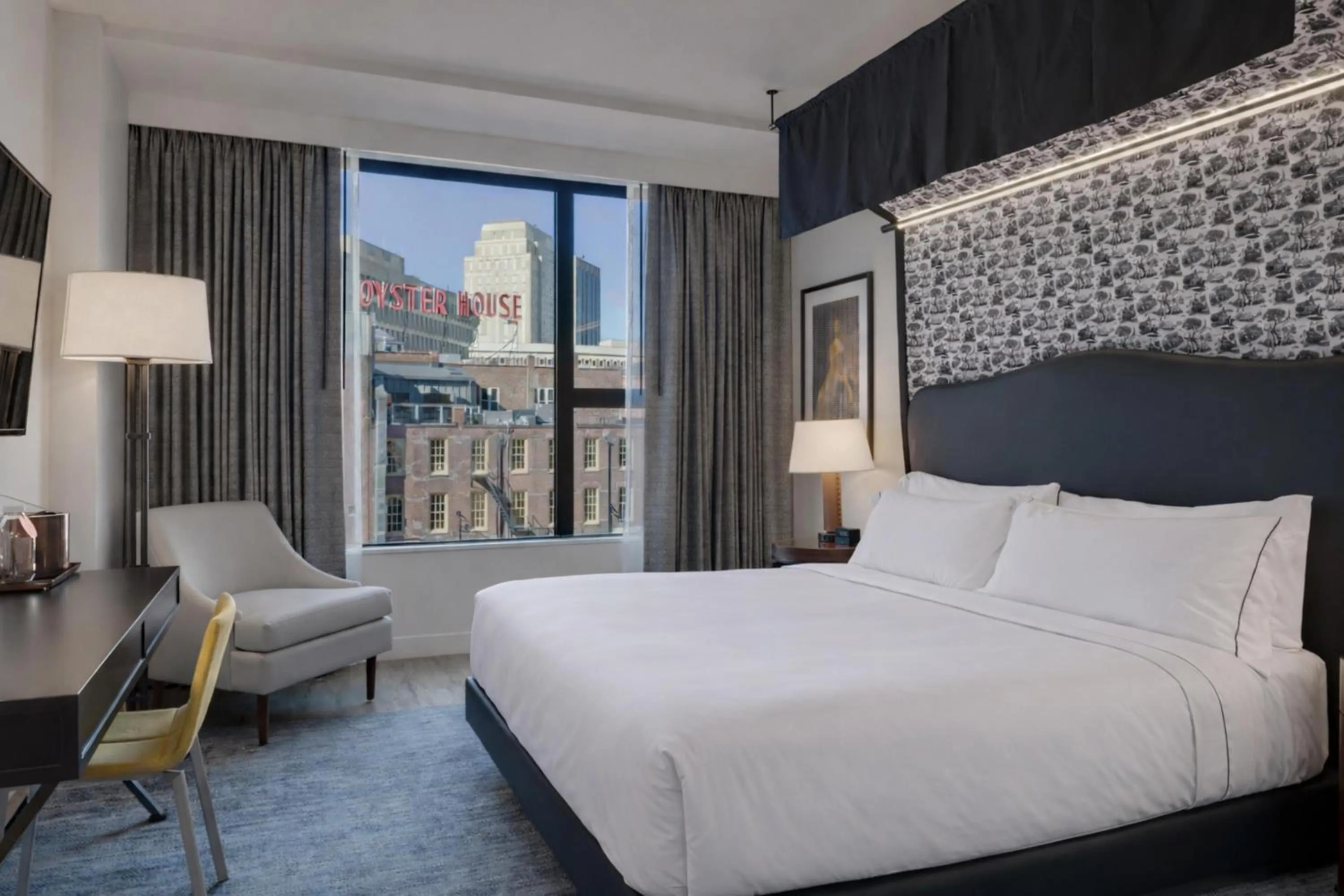 Bed in Canopy By Hilton Boston Downtown