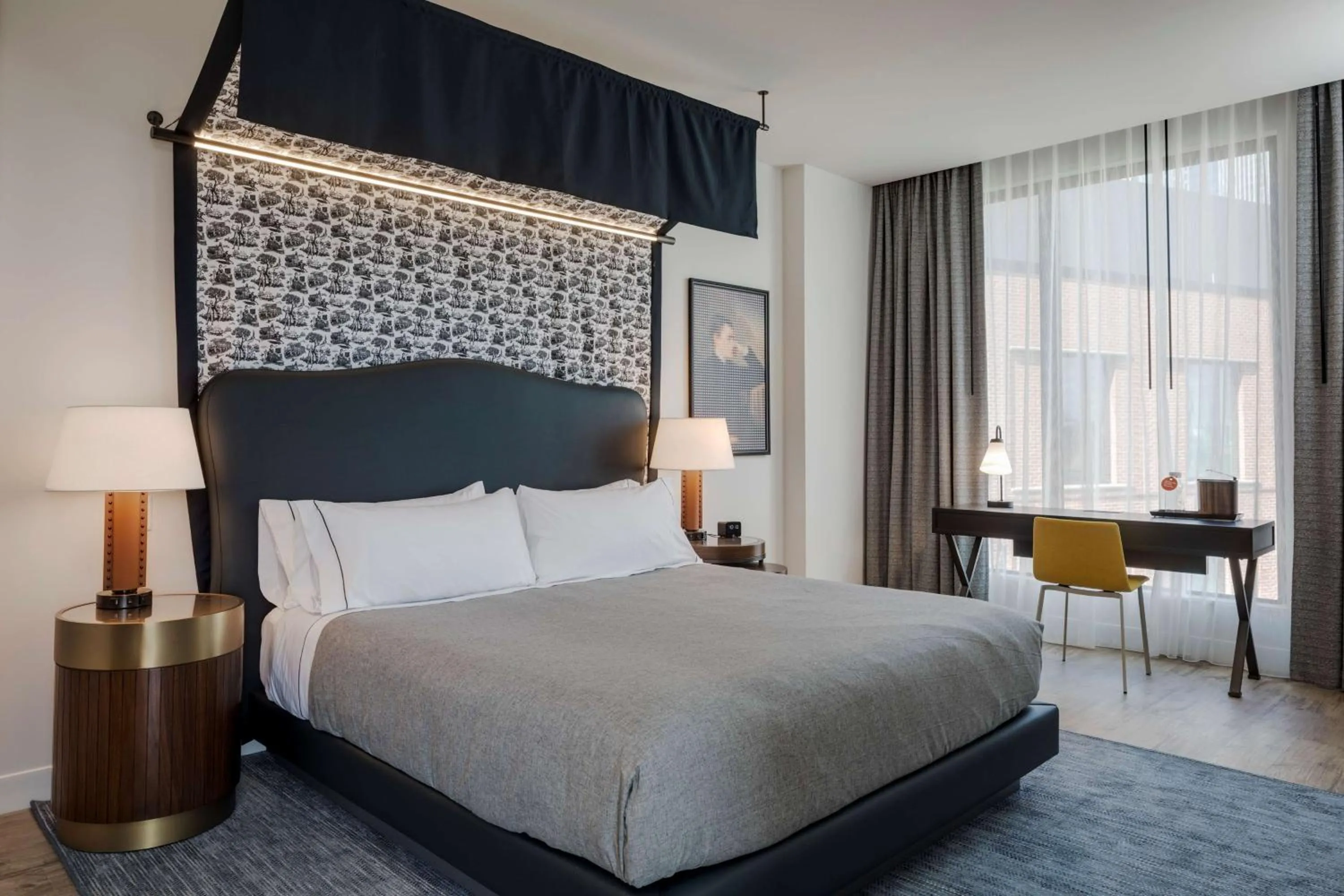 Bedroom, Bed in Canopy By Hilton Boston Downtown