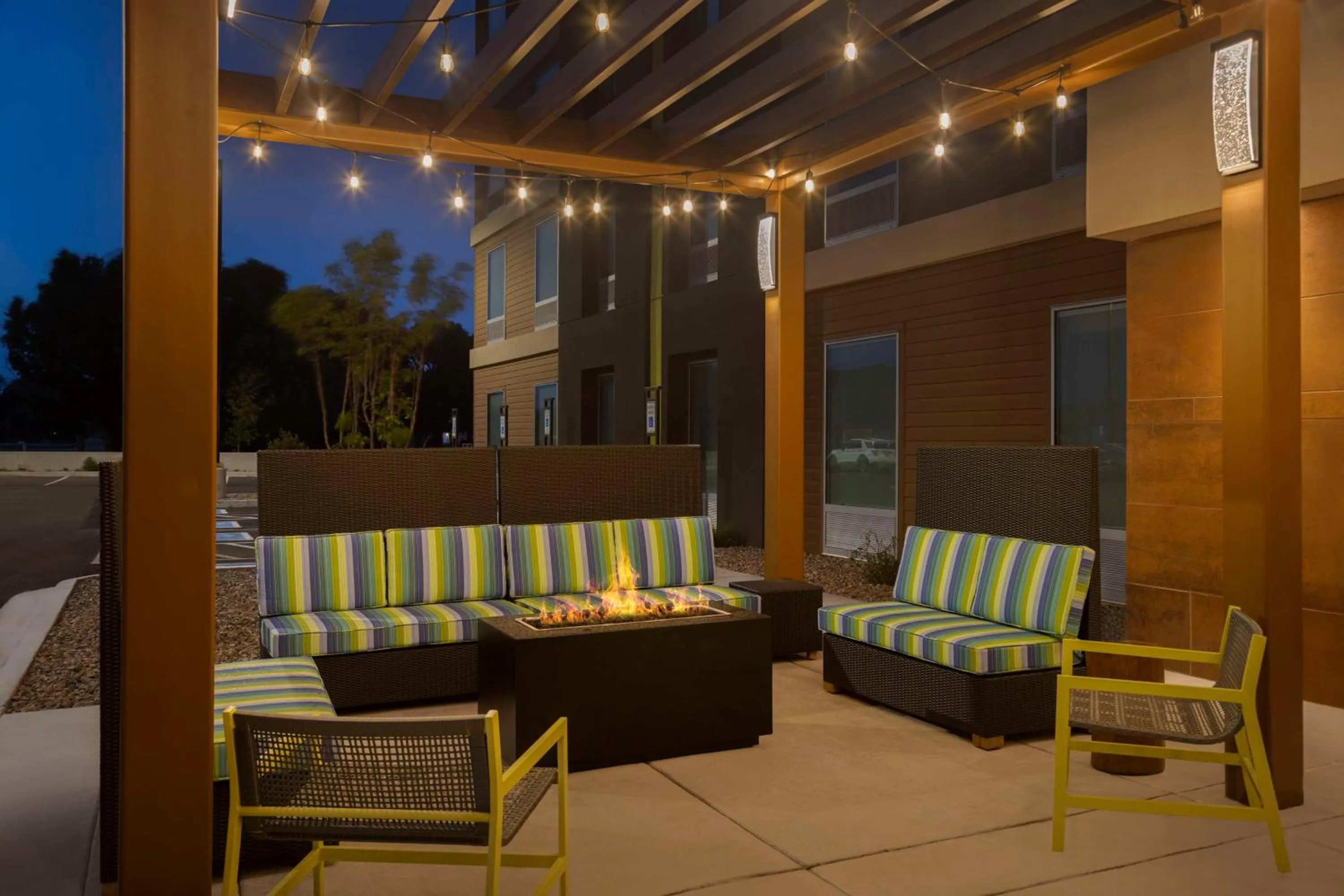 Patio in Home2 Suites By Hilton Clovis