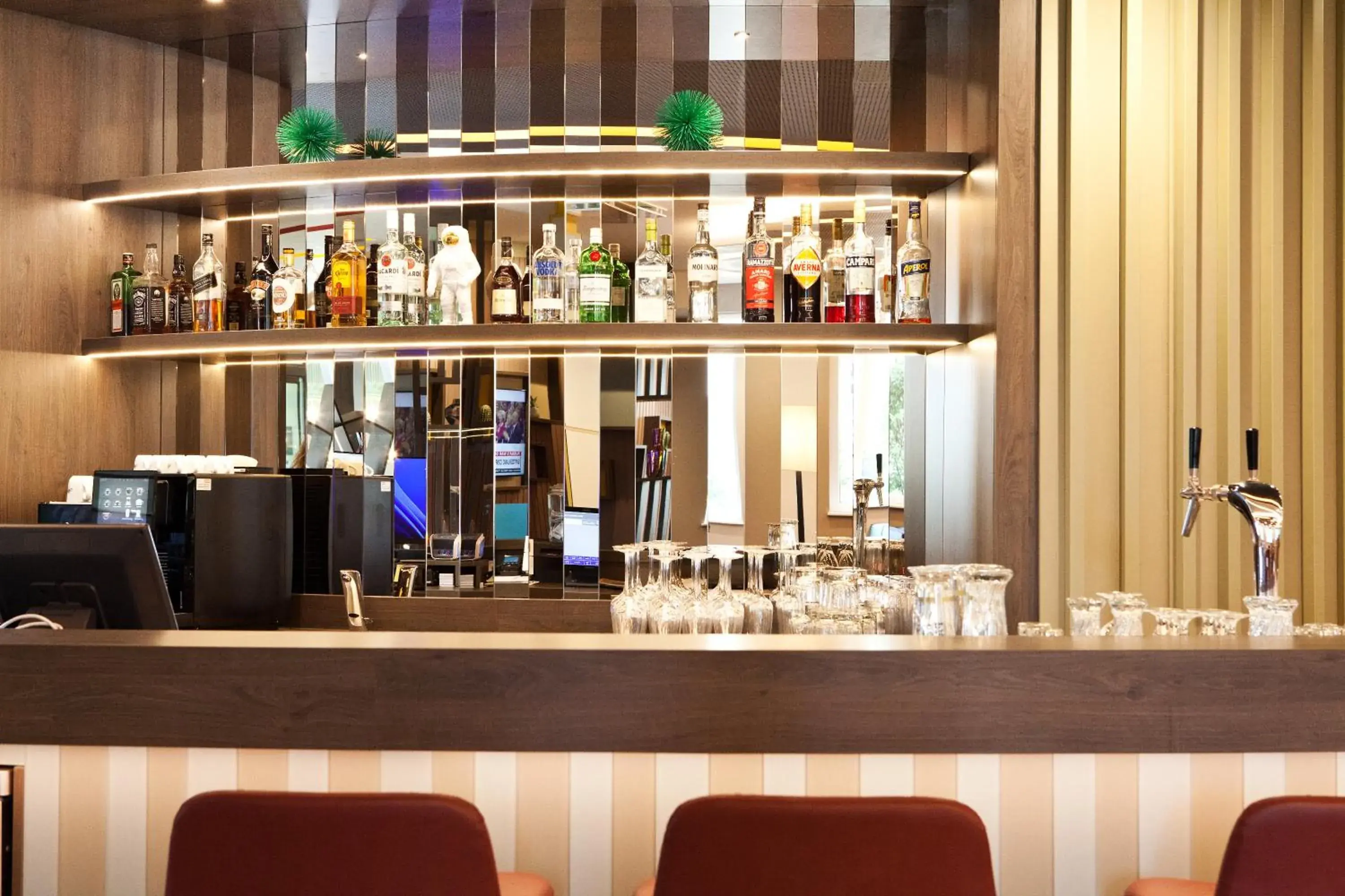 Lounge or bar in Hampton By Hilton Regensburg Lounge or bar in Hampton By Hilton Regensburg
