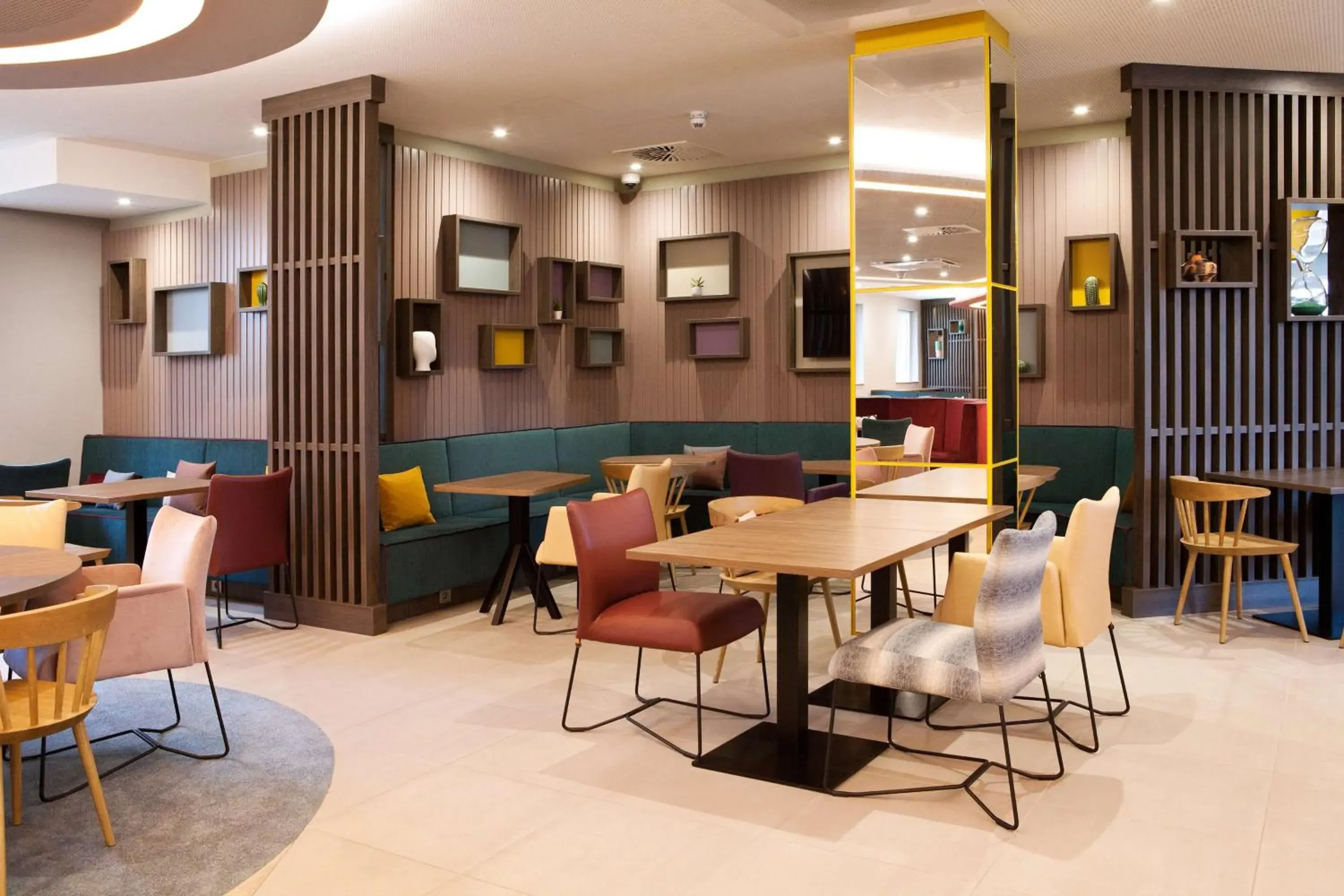 Lobby or reception in Hampton By Hilton Regensburg Lobby or reception in Hampton By Hilton Regensburg