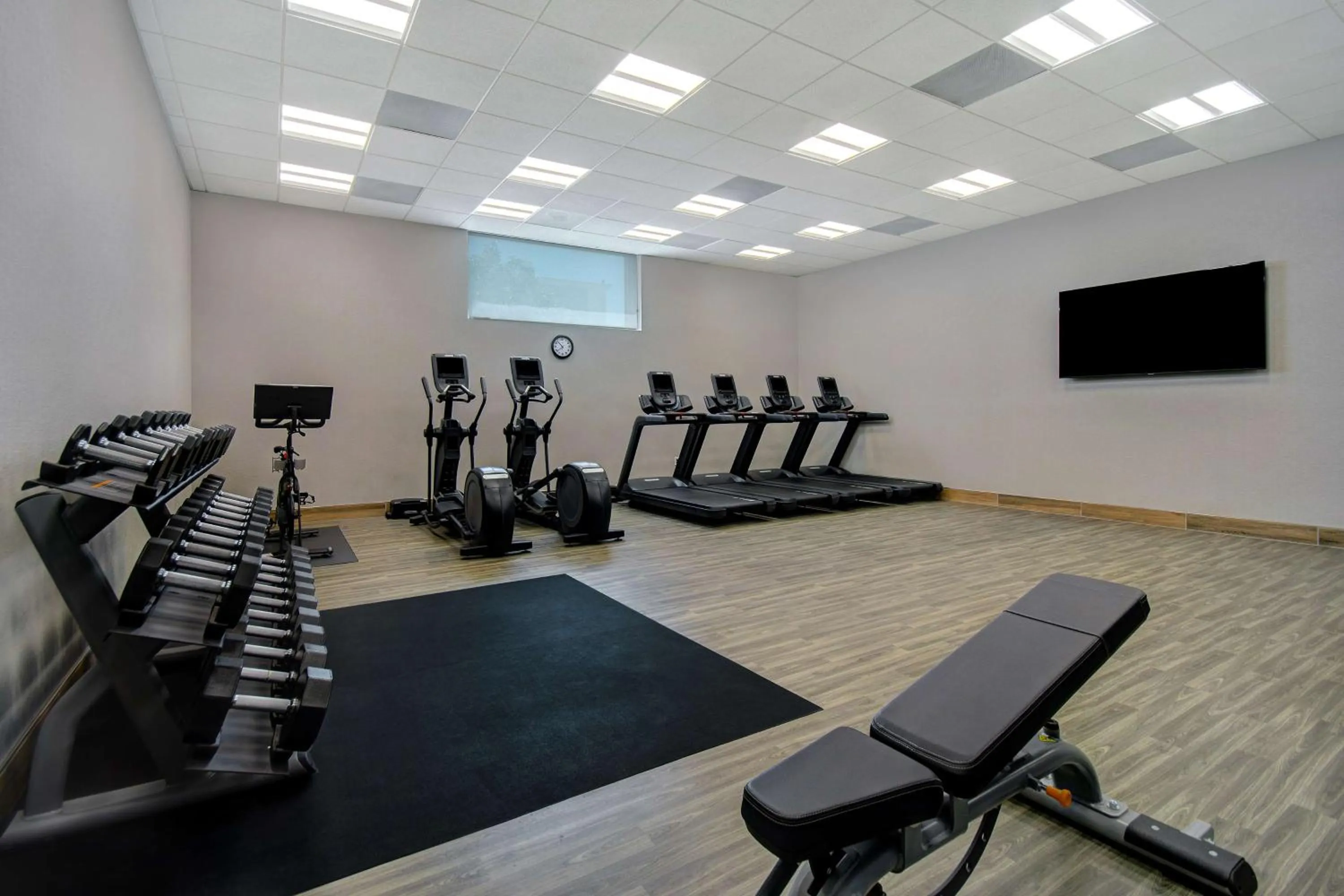 Fitness centre/facilities in Hampton Inn & Suites By Hilton Rancho Cucamonga