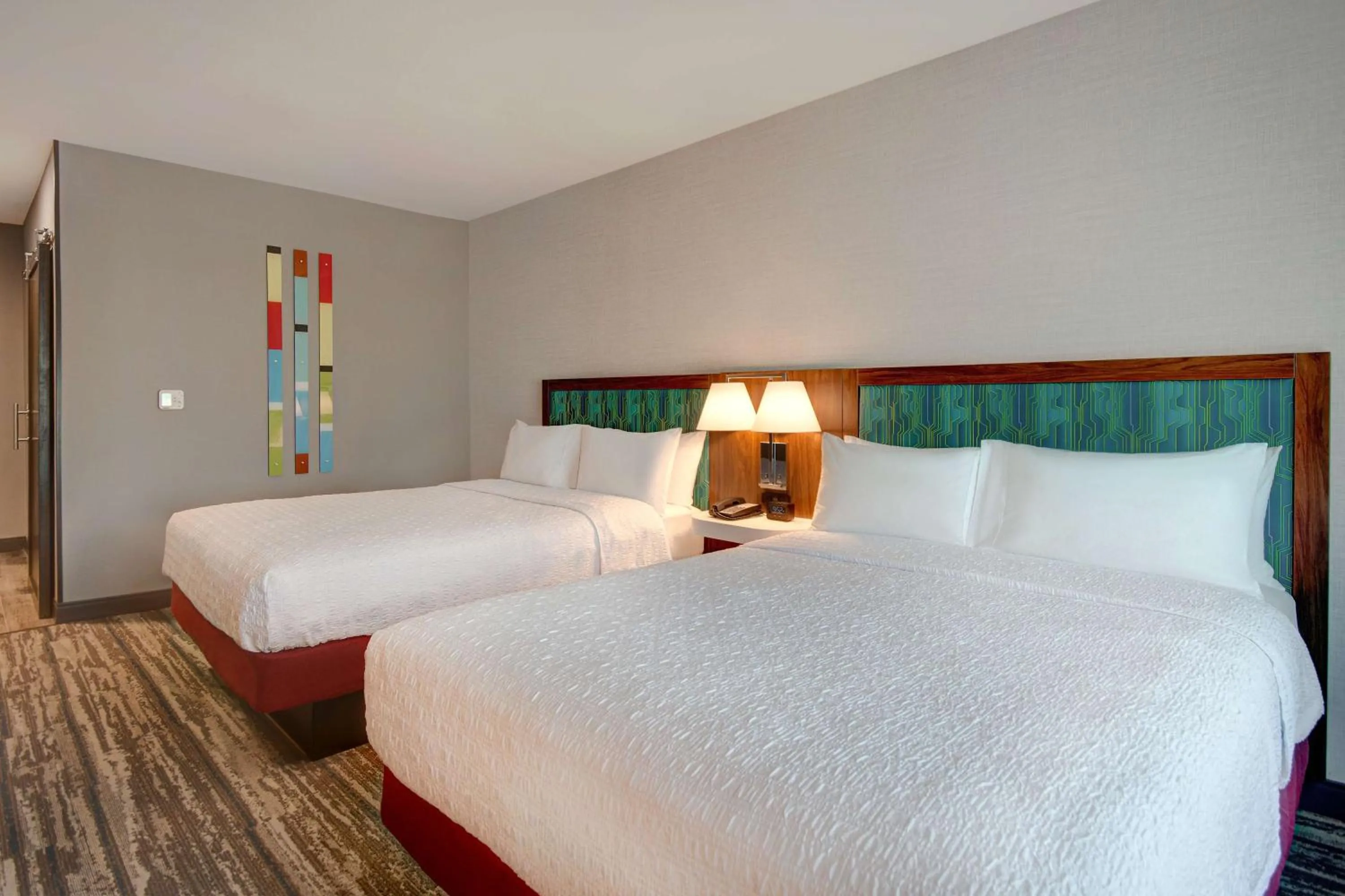 Bed in Hampton Inn & Suites By Hilton Rancho Cucamonga