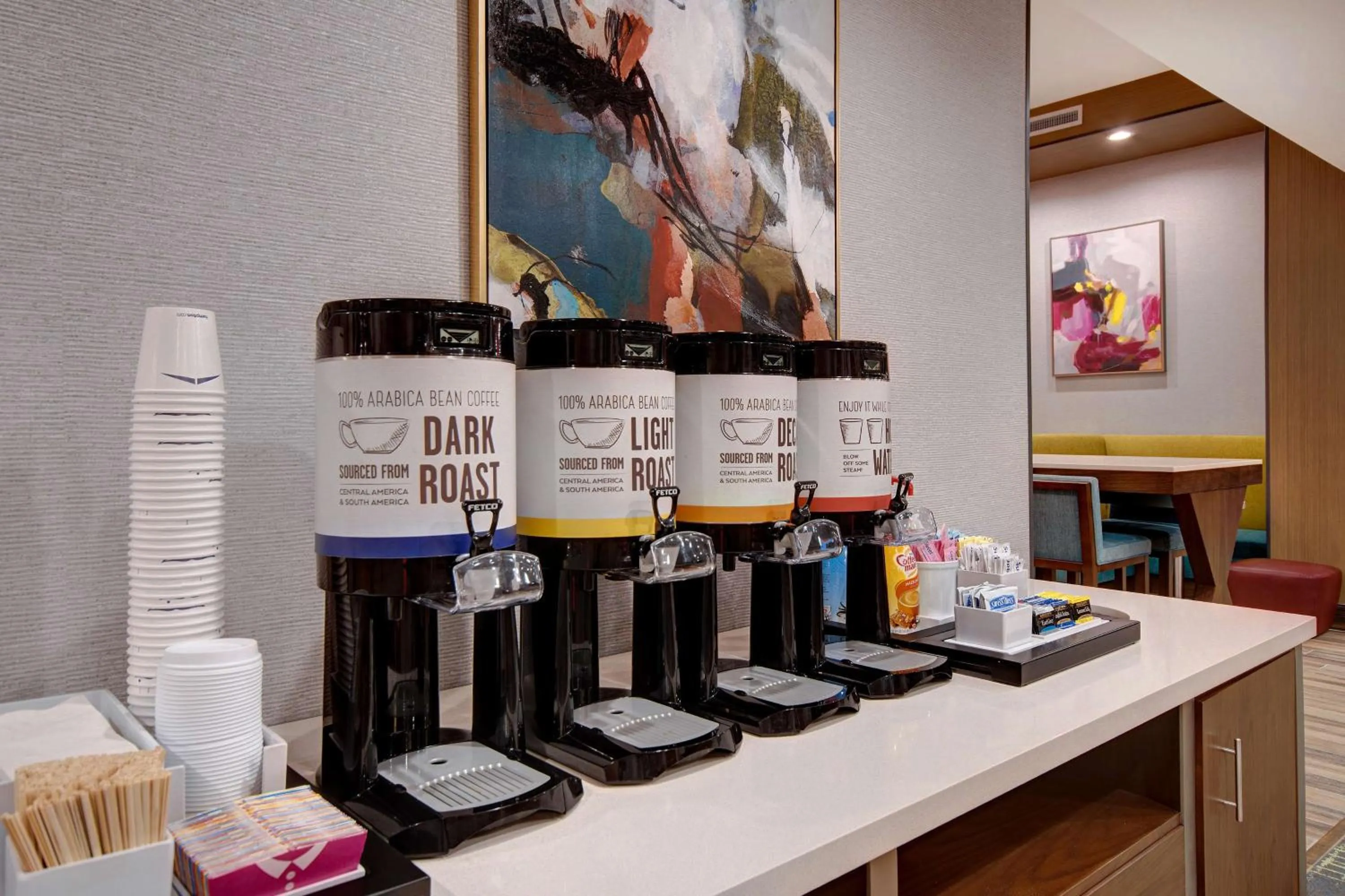 Dining area in Hampton Inn & Suites By Hilton Rancho Cucamonga