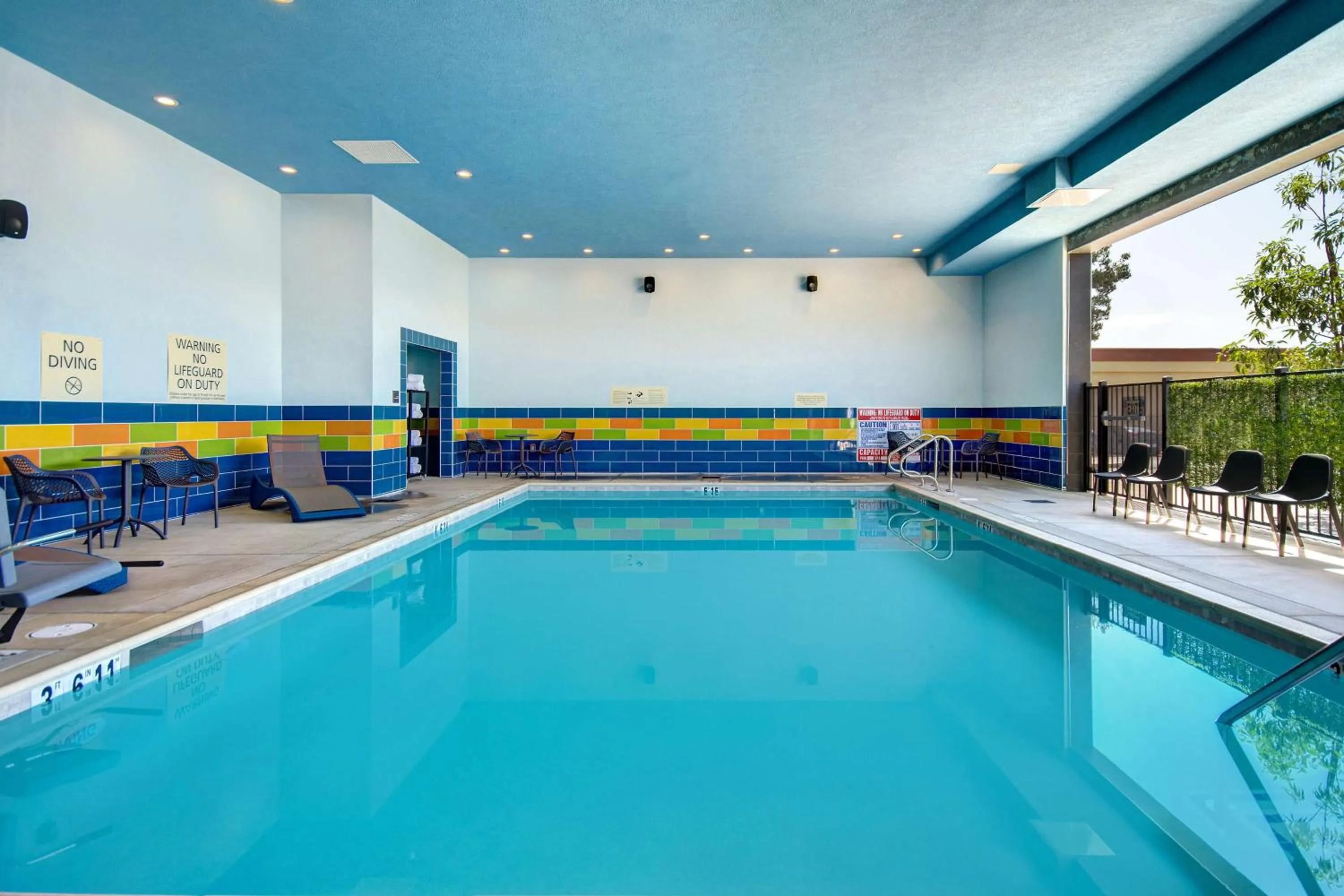 Swimming pool in Hampton Inn & Suites By Hilton Rancho Cucamonga