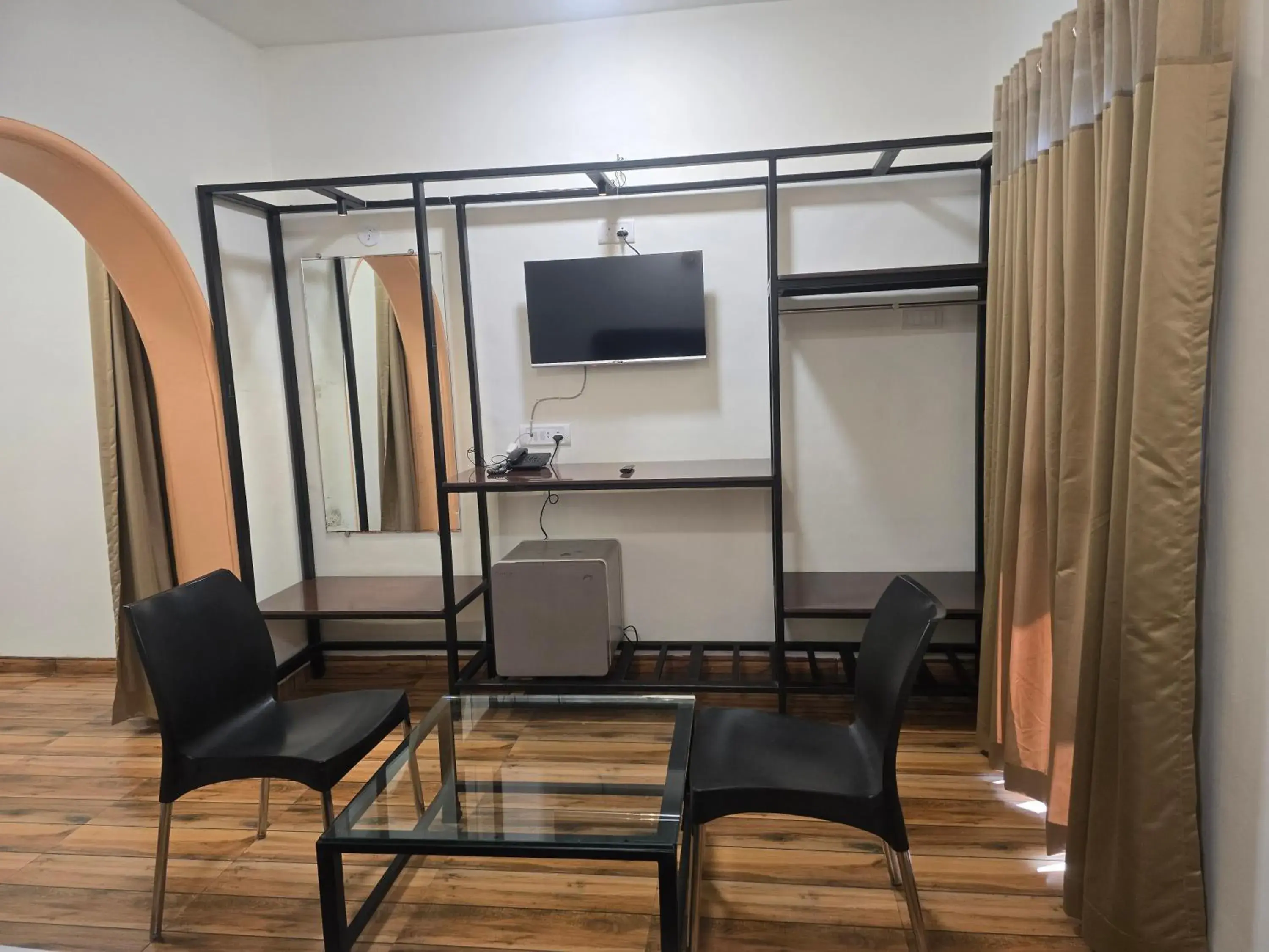 Family Suite in Hotel Vyankatesh & Pure Veg Restaurant Family Suite in Hotel Vyankatesh & Pure Veg Restaurant