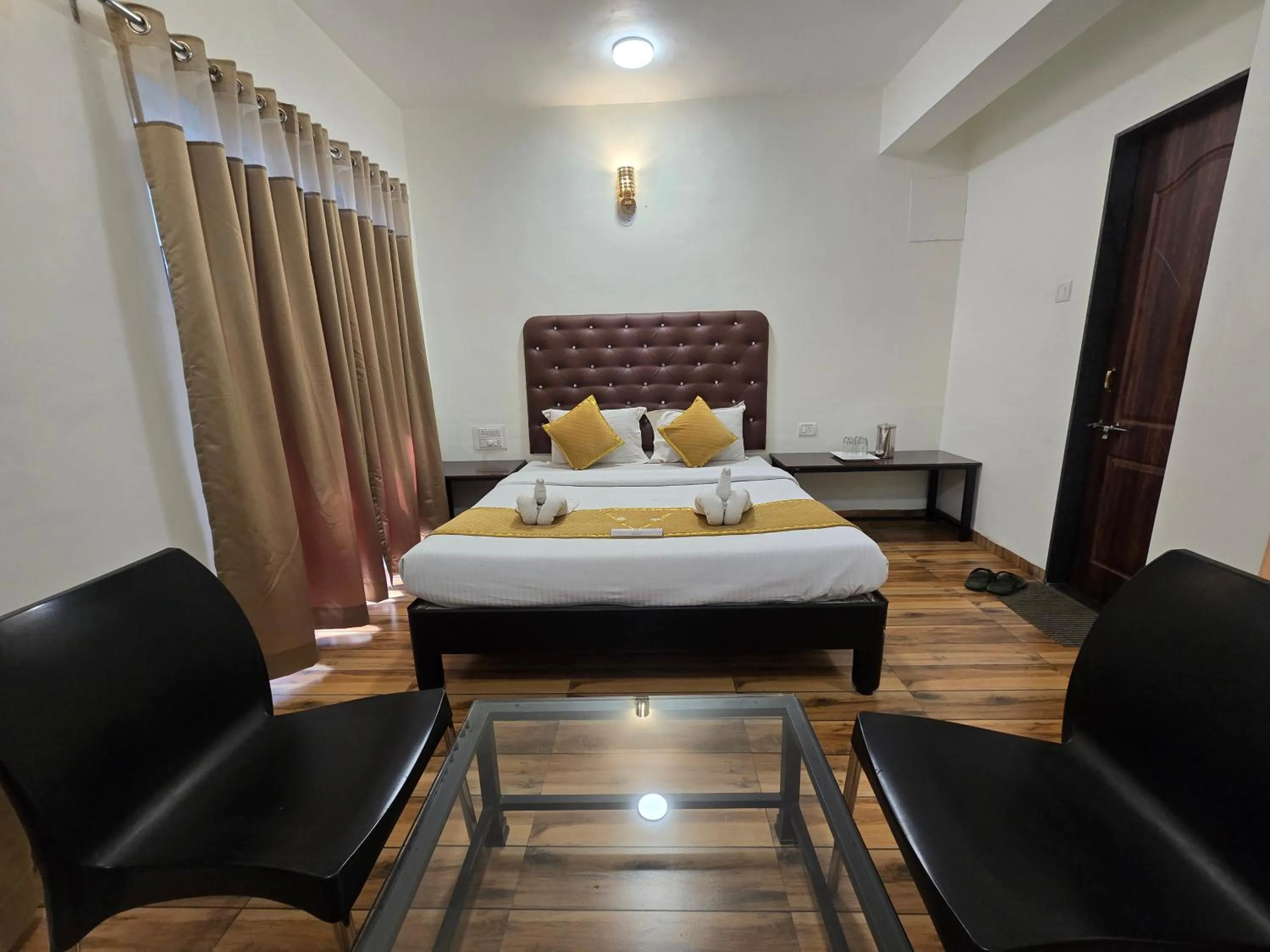 Bedroom in Hotel Vyankatesh & Pure Veg Restaurant