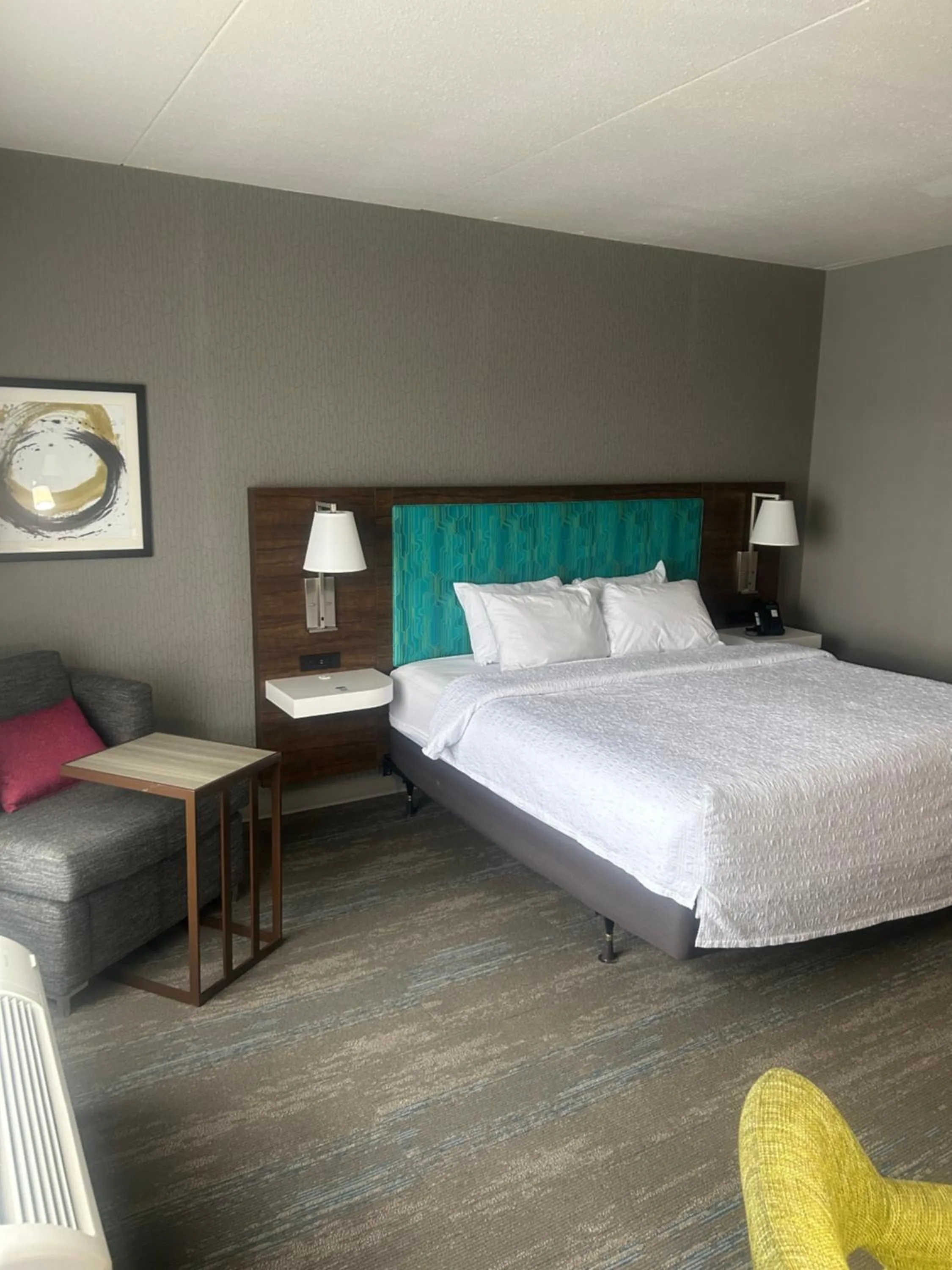 Bed in Hampton Inn By Hilton Kingston