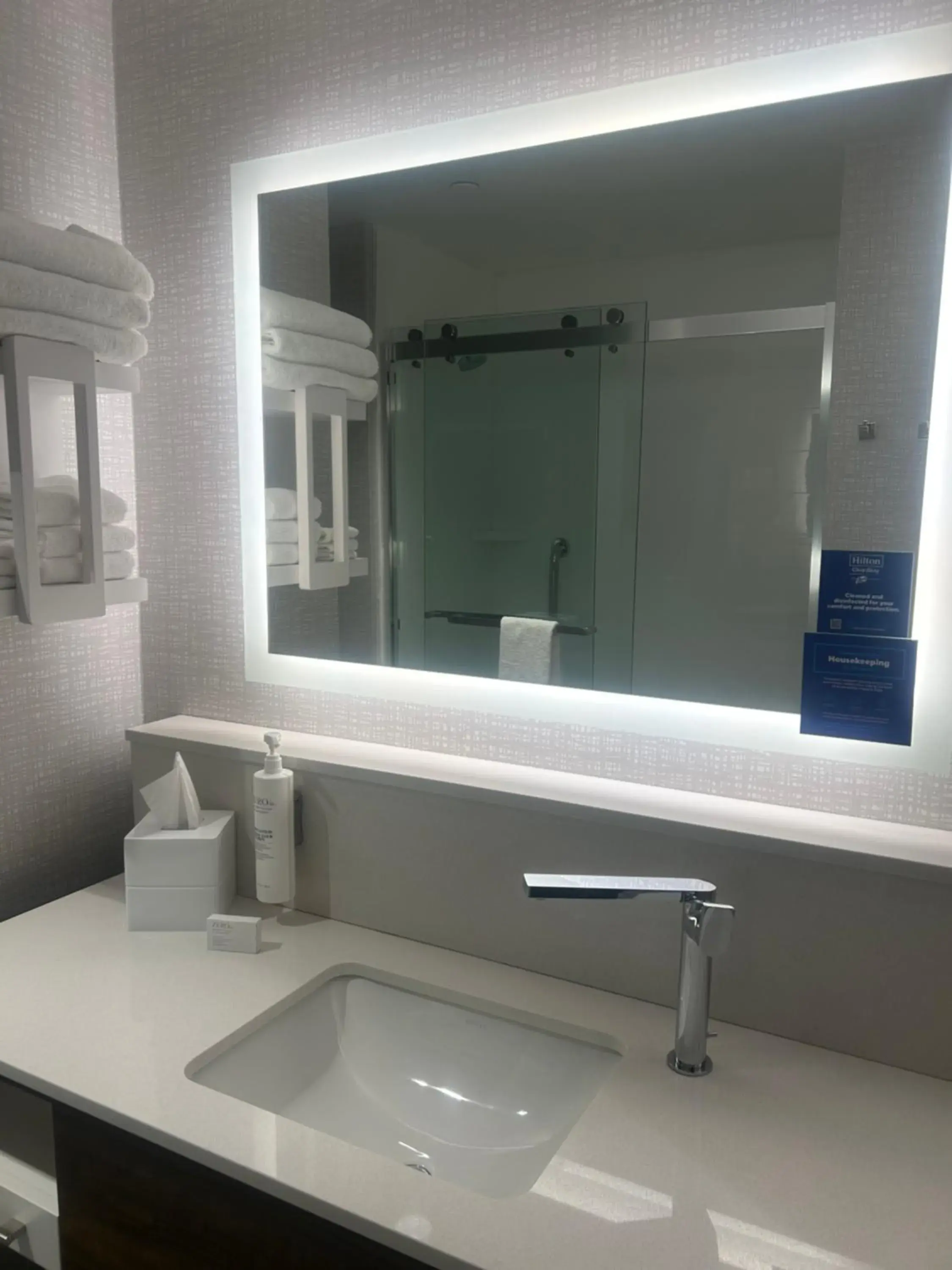 King Room with Sofa Bed - Non-Smoking in Hampton Inn By Hilton Kingston King Room with Sofa Bed - Non-Smoking in Hampton Inn By Hilton Kingston