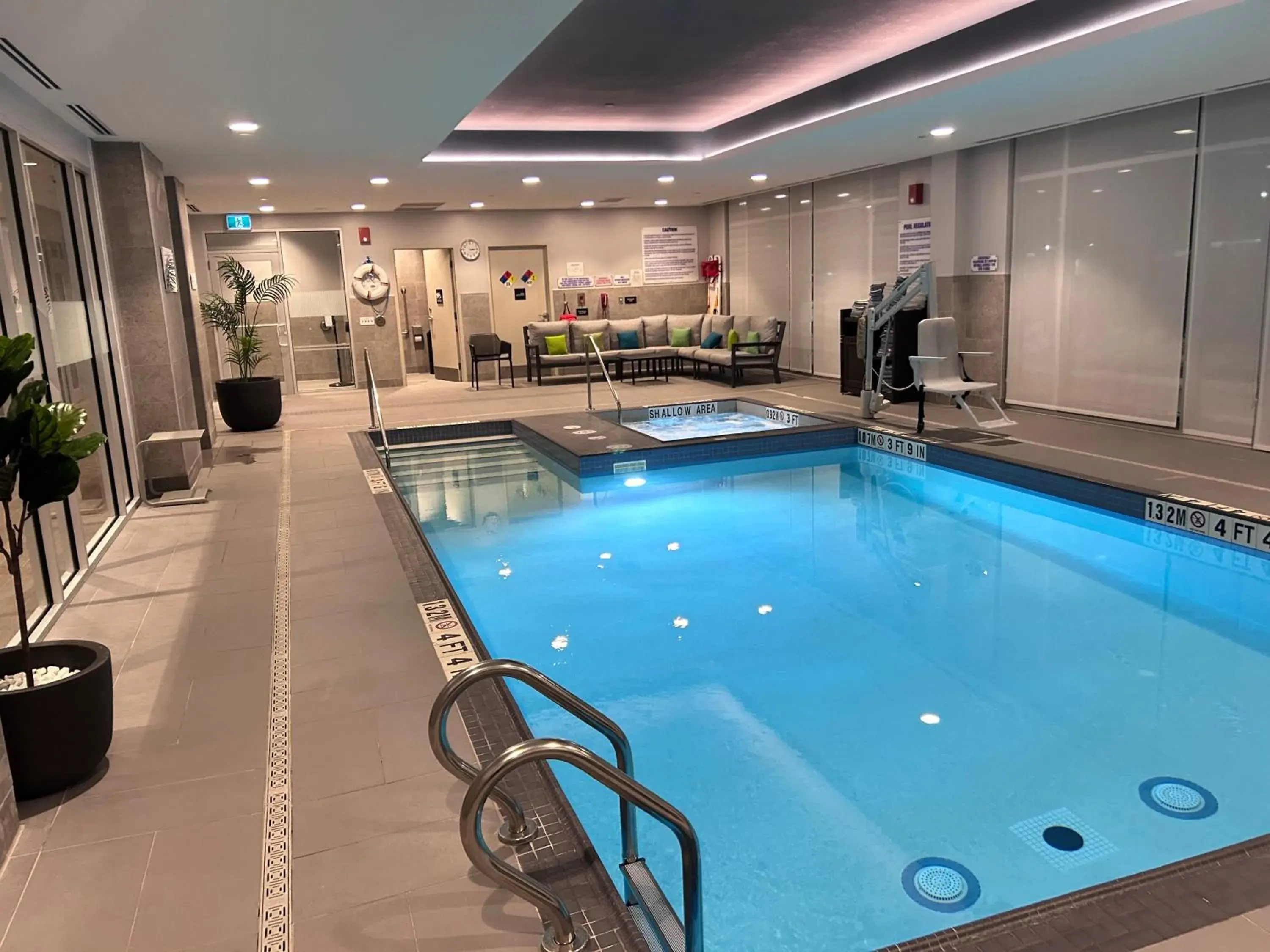 Swimming pool in Hampton Inn By Hilton Kingston Swimming pool in Hampton Inn By Hilton Kingston